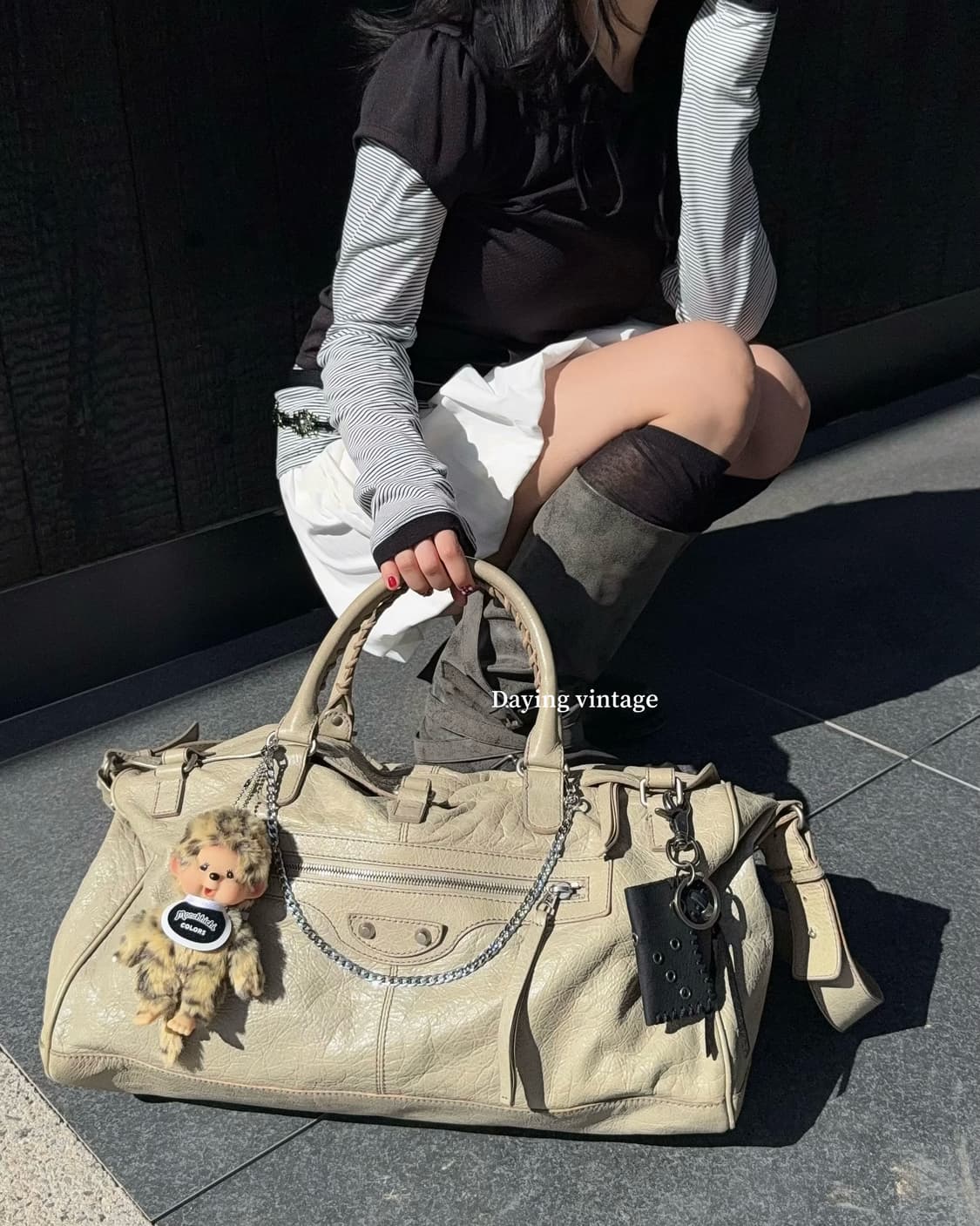 발렌시아가 스쿼시 모터백 상품이미지4