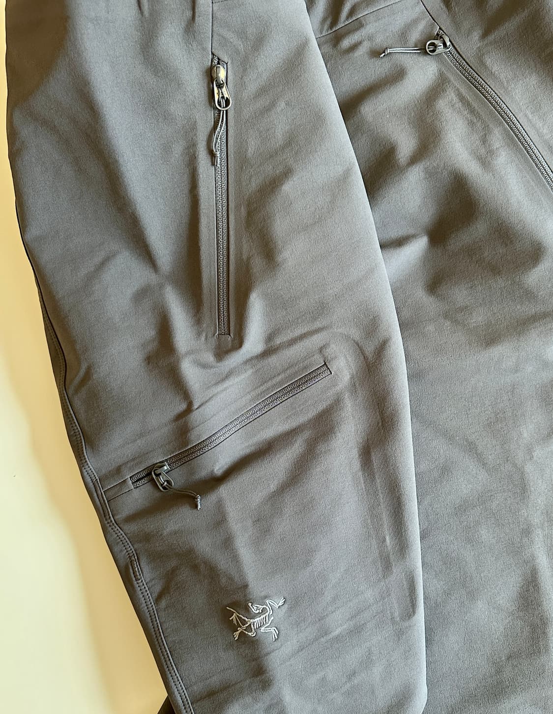 아크테릭스 감마 AR 팬츠 그래파이트 36S 신품급 그라파이트 상품이미지4