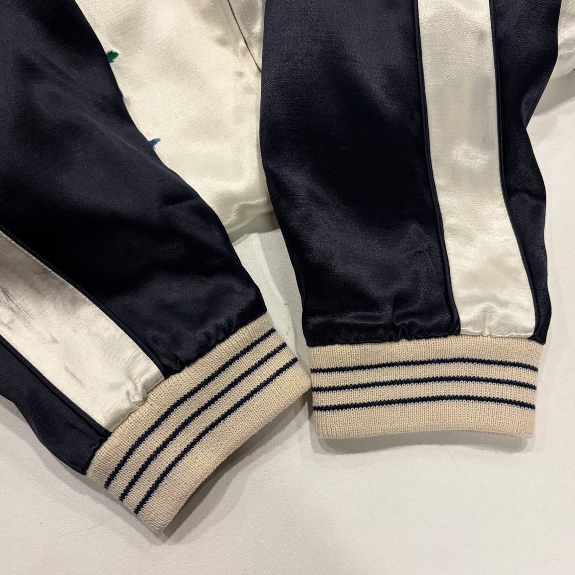 [XL] 커버낫 서핑 자수 블랙 화이트 봄버 자켓 B233 상품이미지6