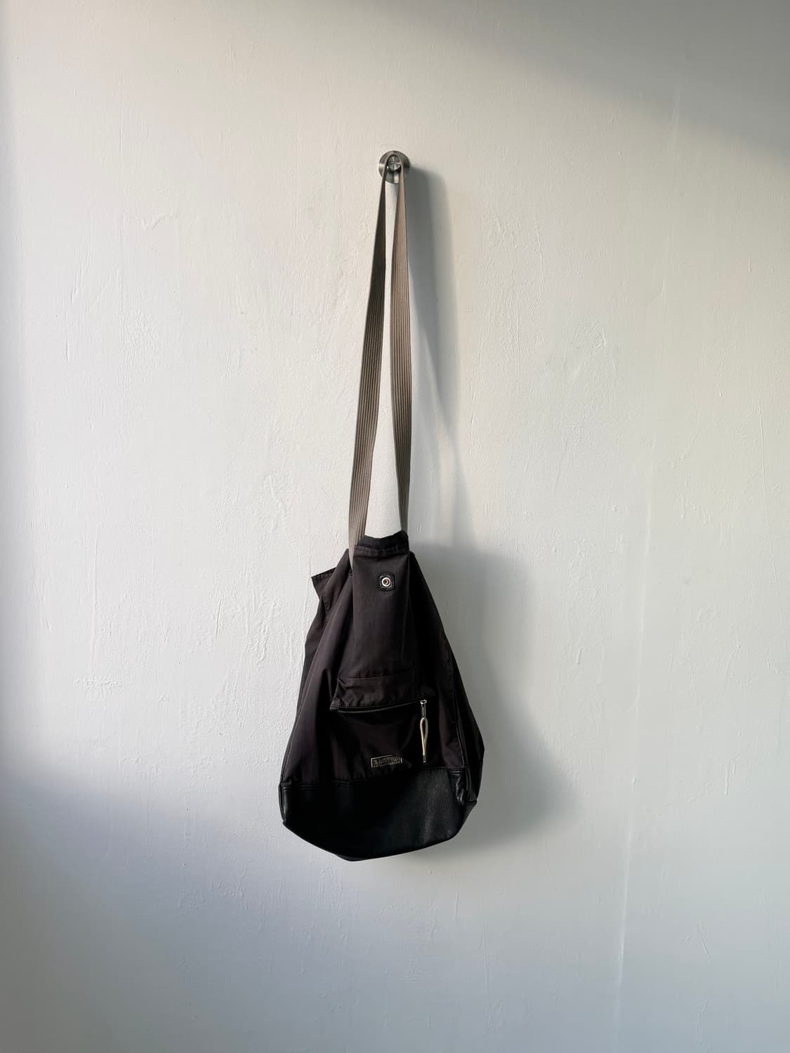 크리스 반 아쉐 이스트팩 페이딩 숄더백 상품이미지8