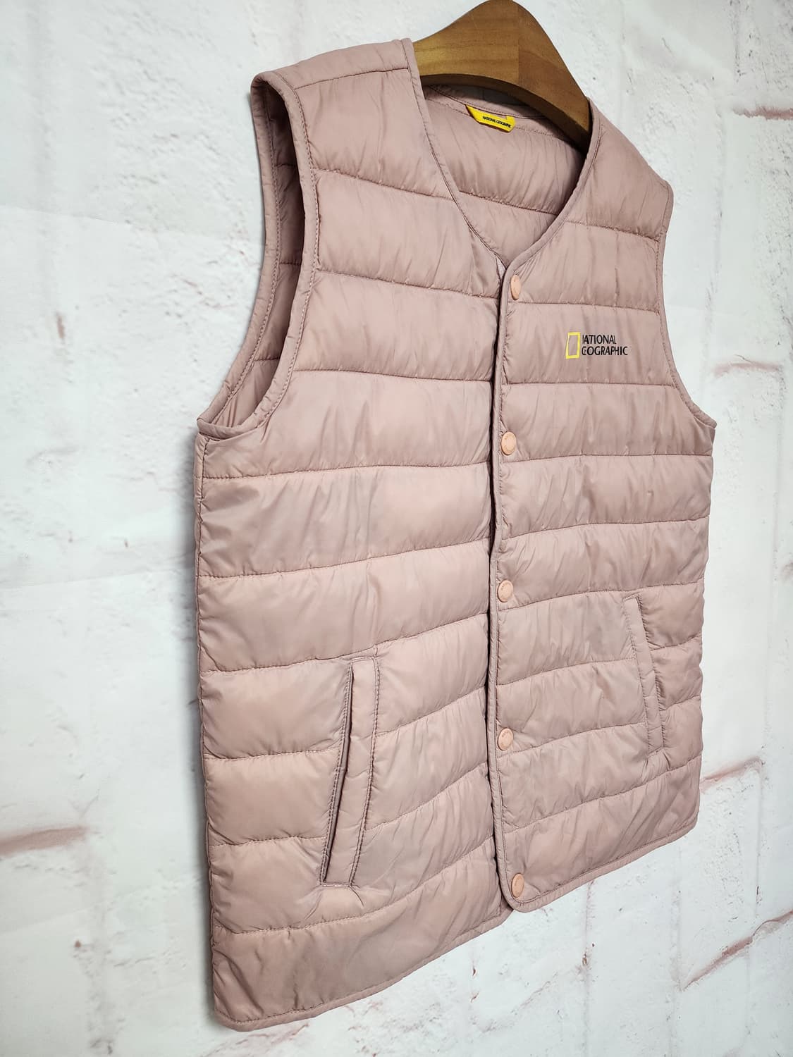 내셔널지오그래픽 핑크색 패딩 조끼 상품이미지2