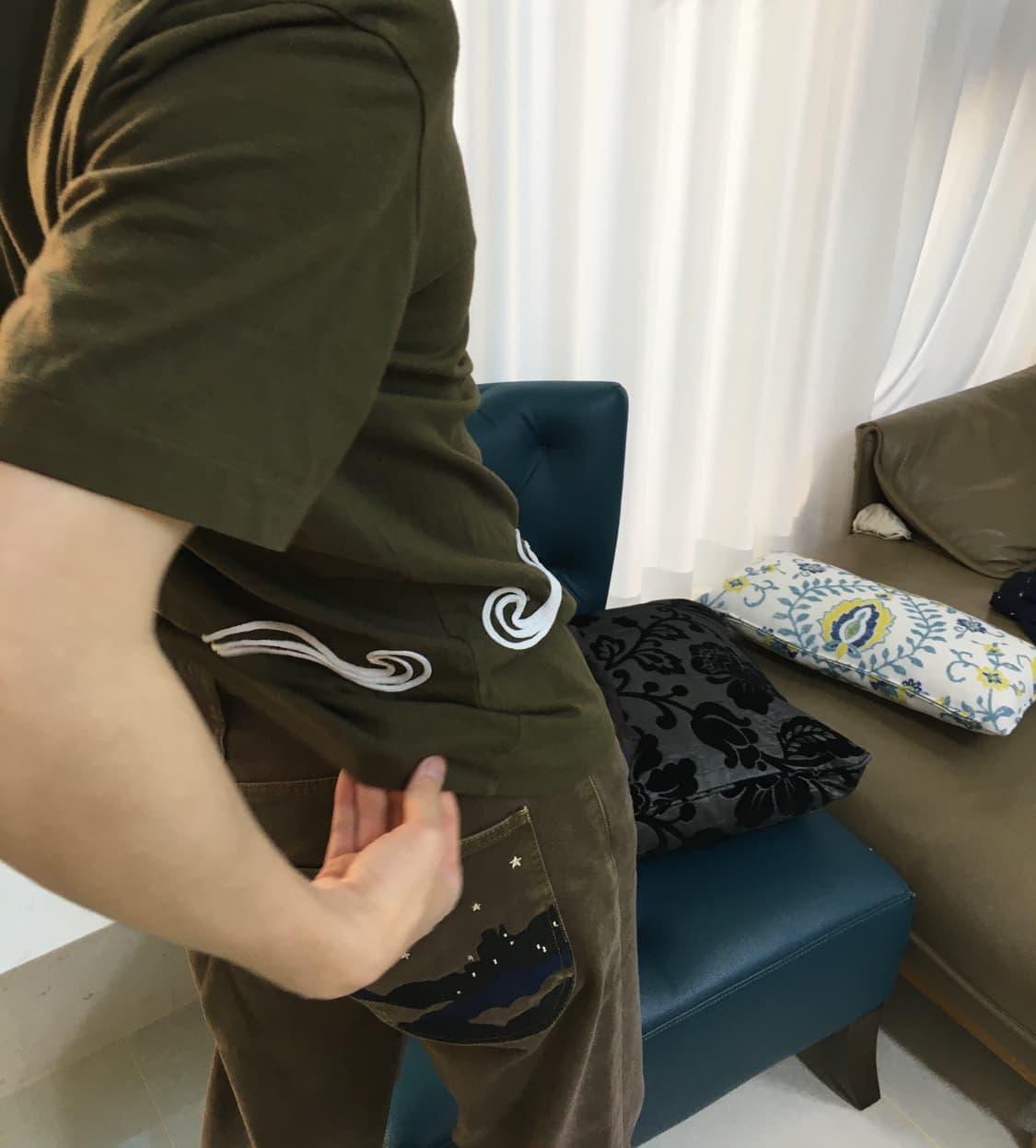 꼼데가르송 옴므플러스 수염자수 반팔 상품이미지1