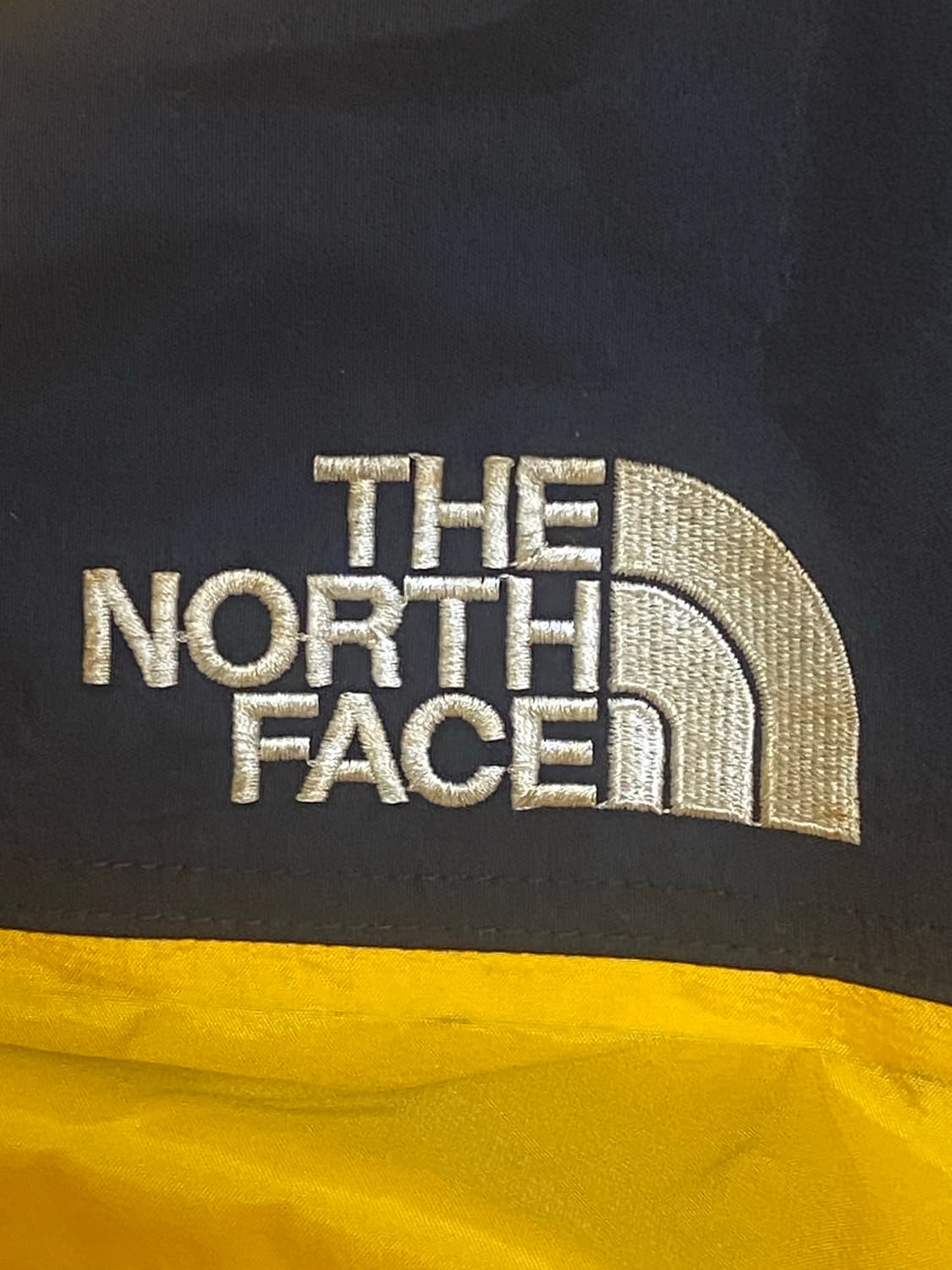 90s 노스페이스 바람막이 판매합니다. 상품이미지3