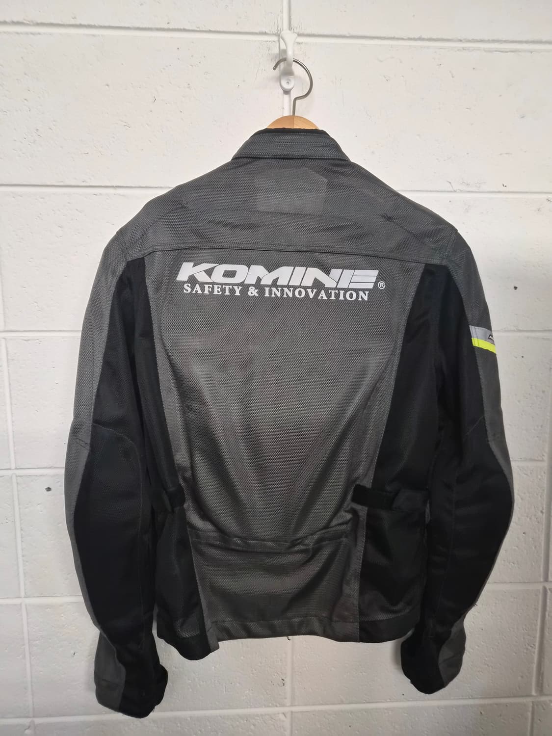 L) 코미네 풀매쉬 jk-100 바이크 자켓 팝니다 상품이미지2