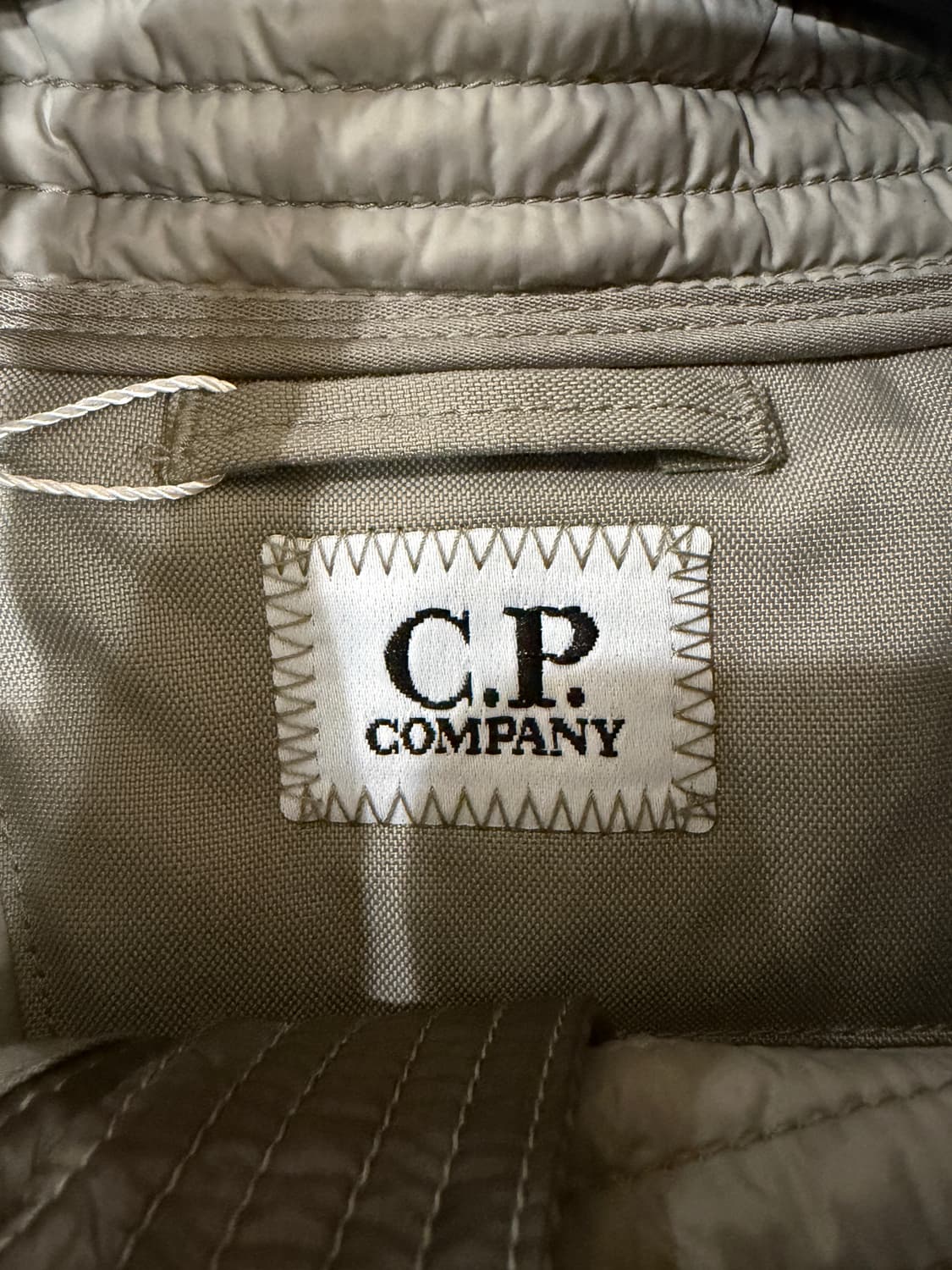 24FW C.P. 컴퍼니 렌즈 라이너 패딩 점퍼 상품이미지5