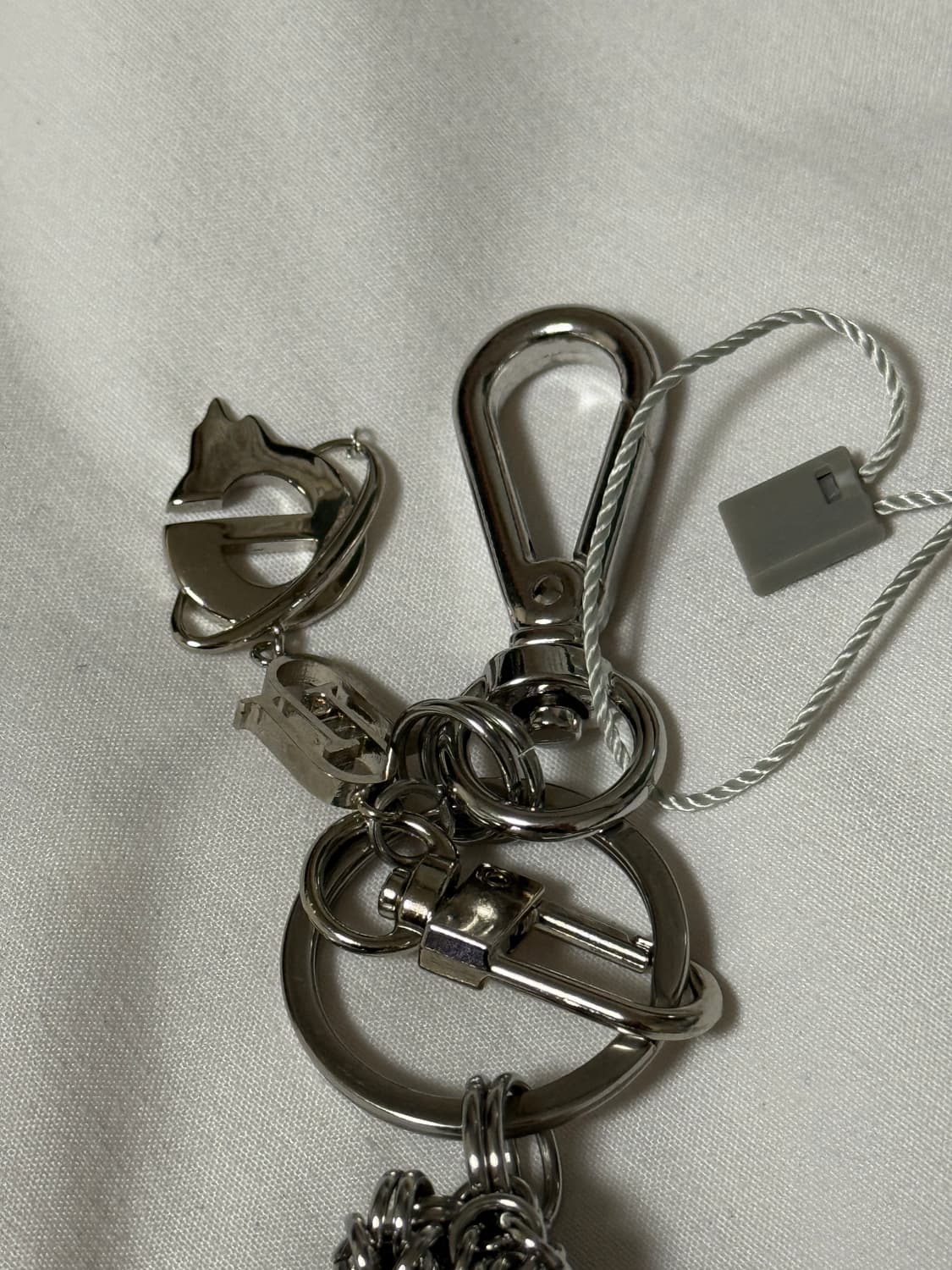 언더마이카 리키 멀티플 탱글스 더블 로고 키링 다운 블루 (OS) 상품이미지1