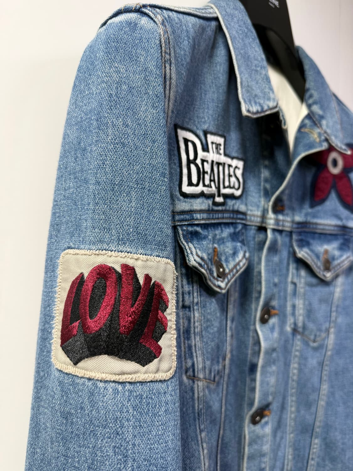 오아시스 리암갤러거 프리티그린 x 비틀즈 한정판 데님 자켓 상품이미지4