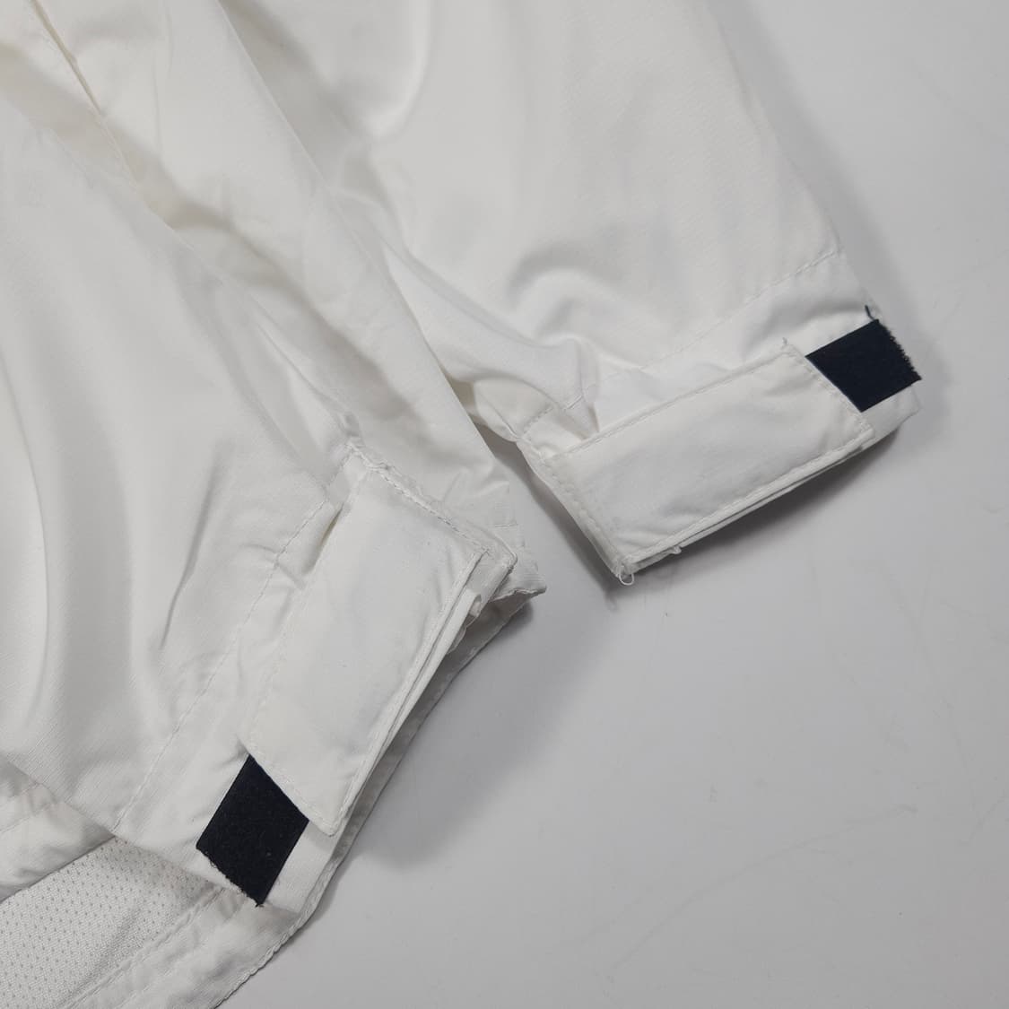 나이키 스우시 유벤투스 화이트 바람막이  상품이미지5