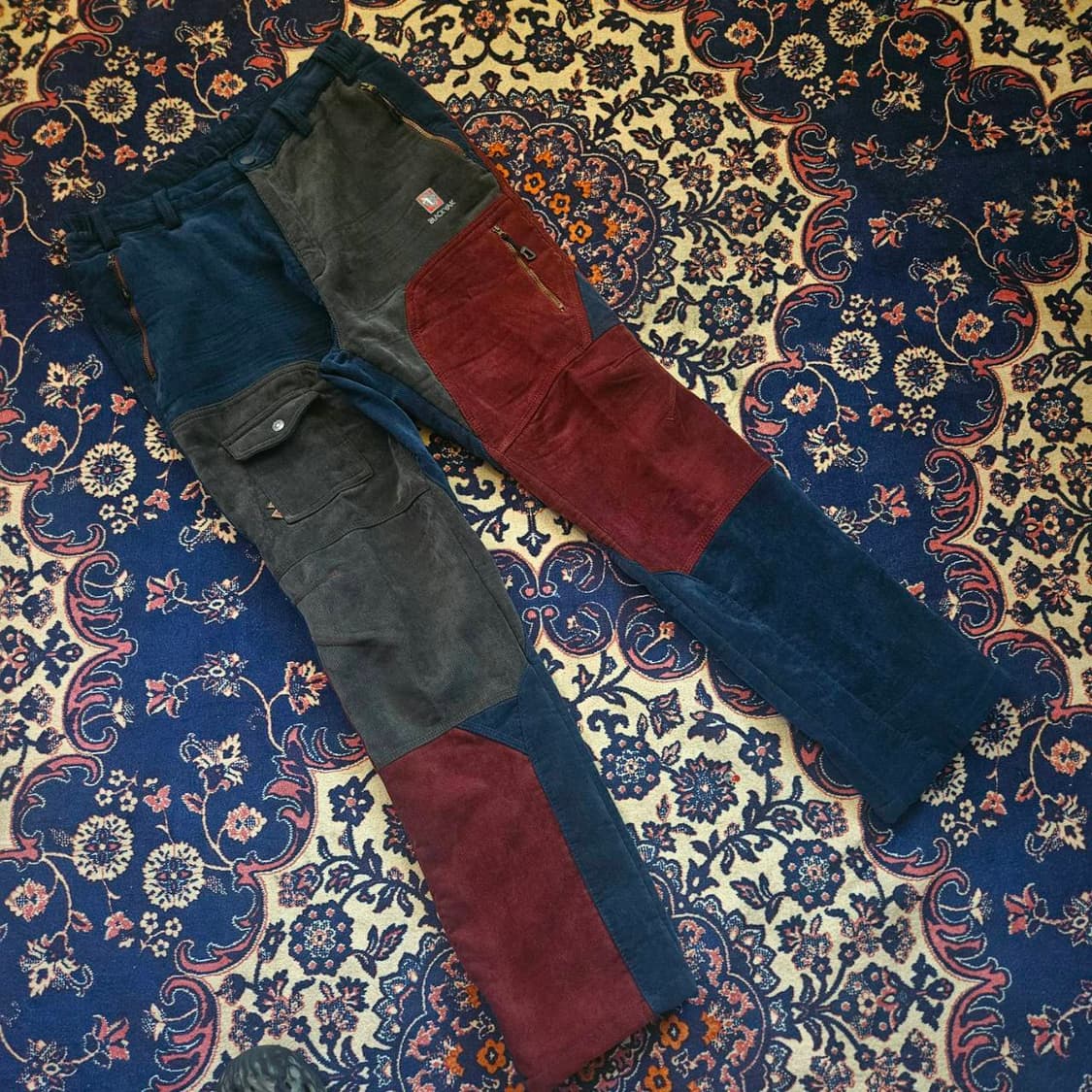 블랙야크 멀리포켓 코듀로이 골덴 멀티컬러 팬츠
36 size 상품이미지2