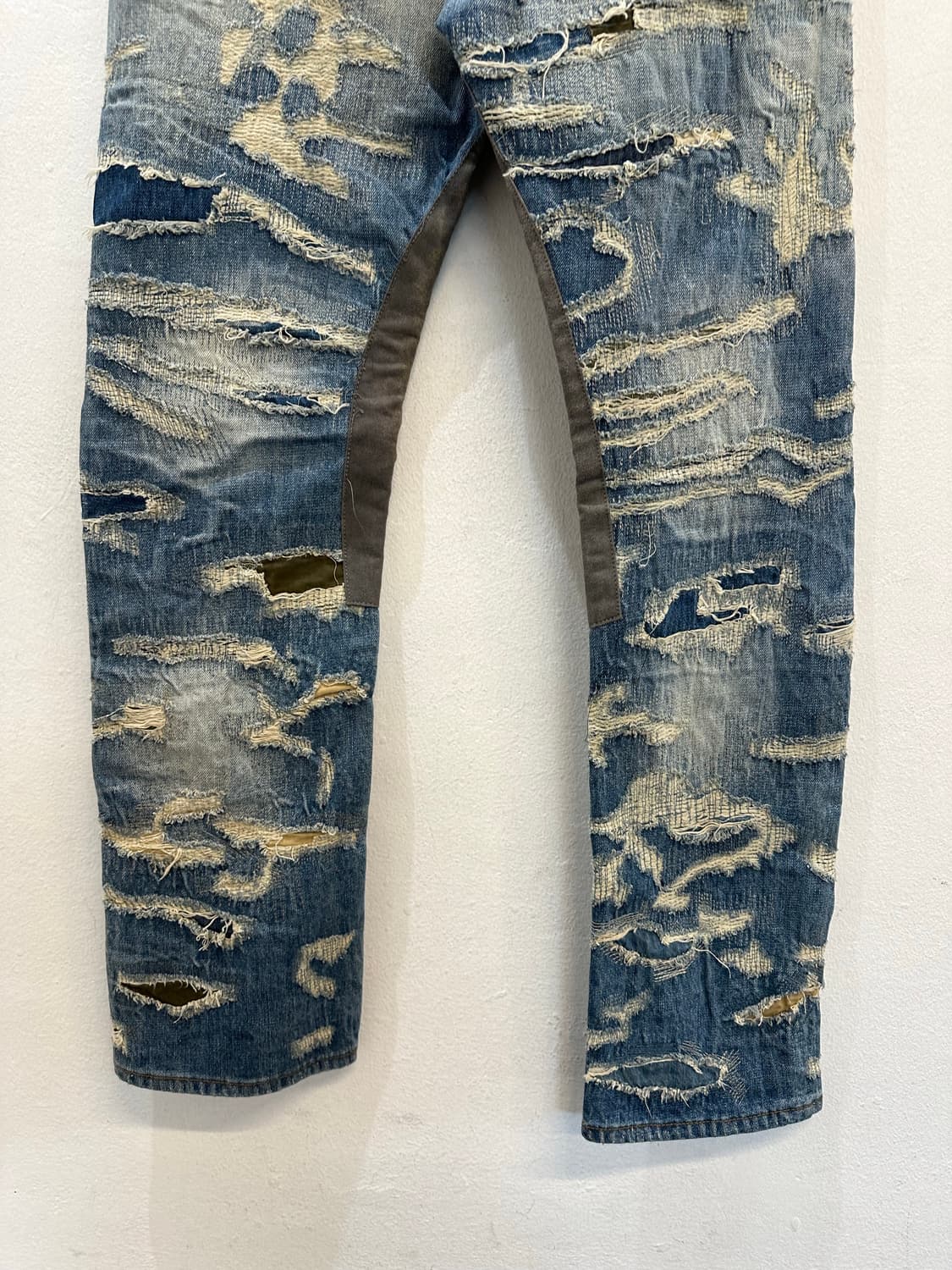 Givenchy damage detail denim pants 상품이미지7