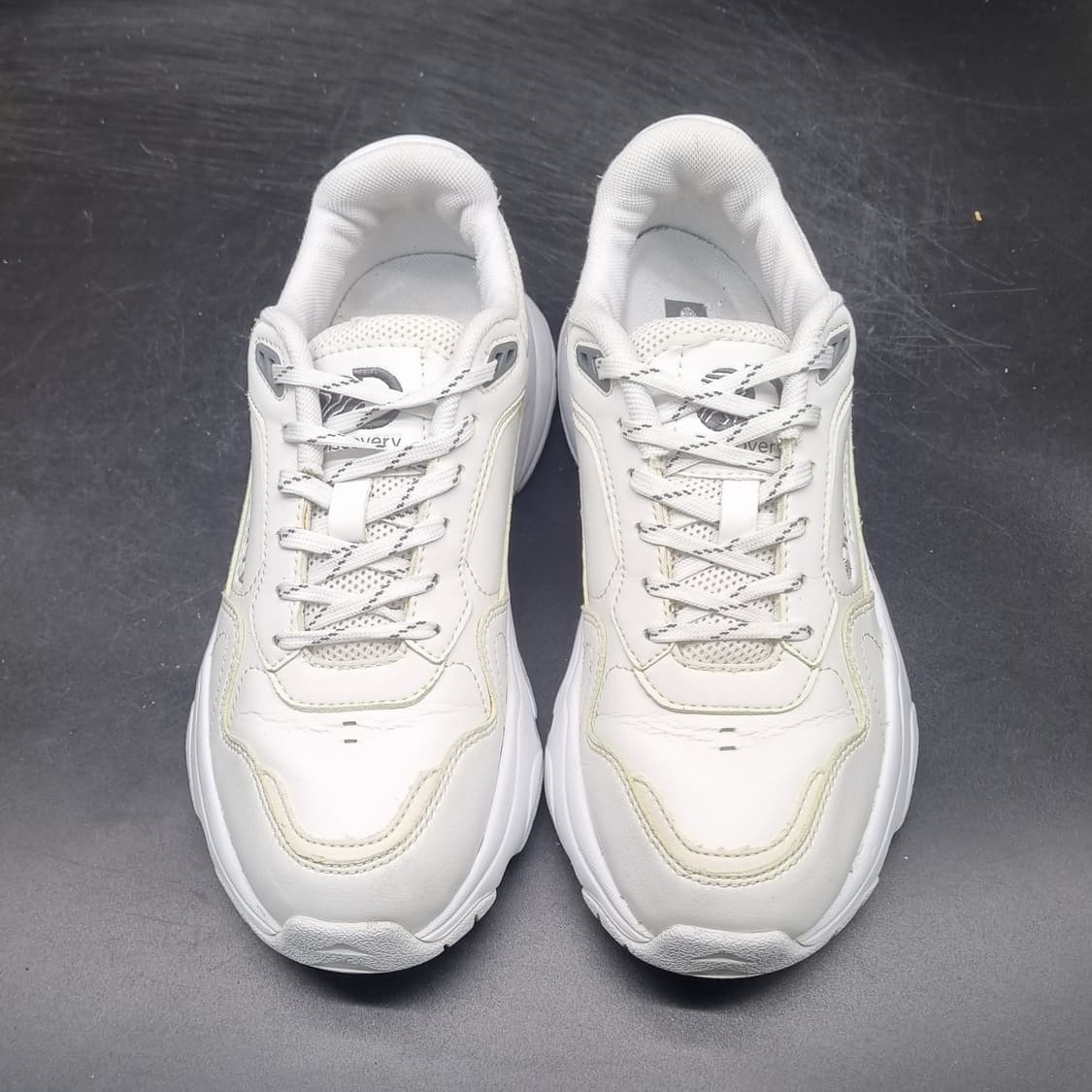 디스커버리 조거플렉스 운동화 235 상품이미지2