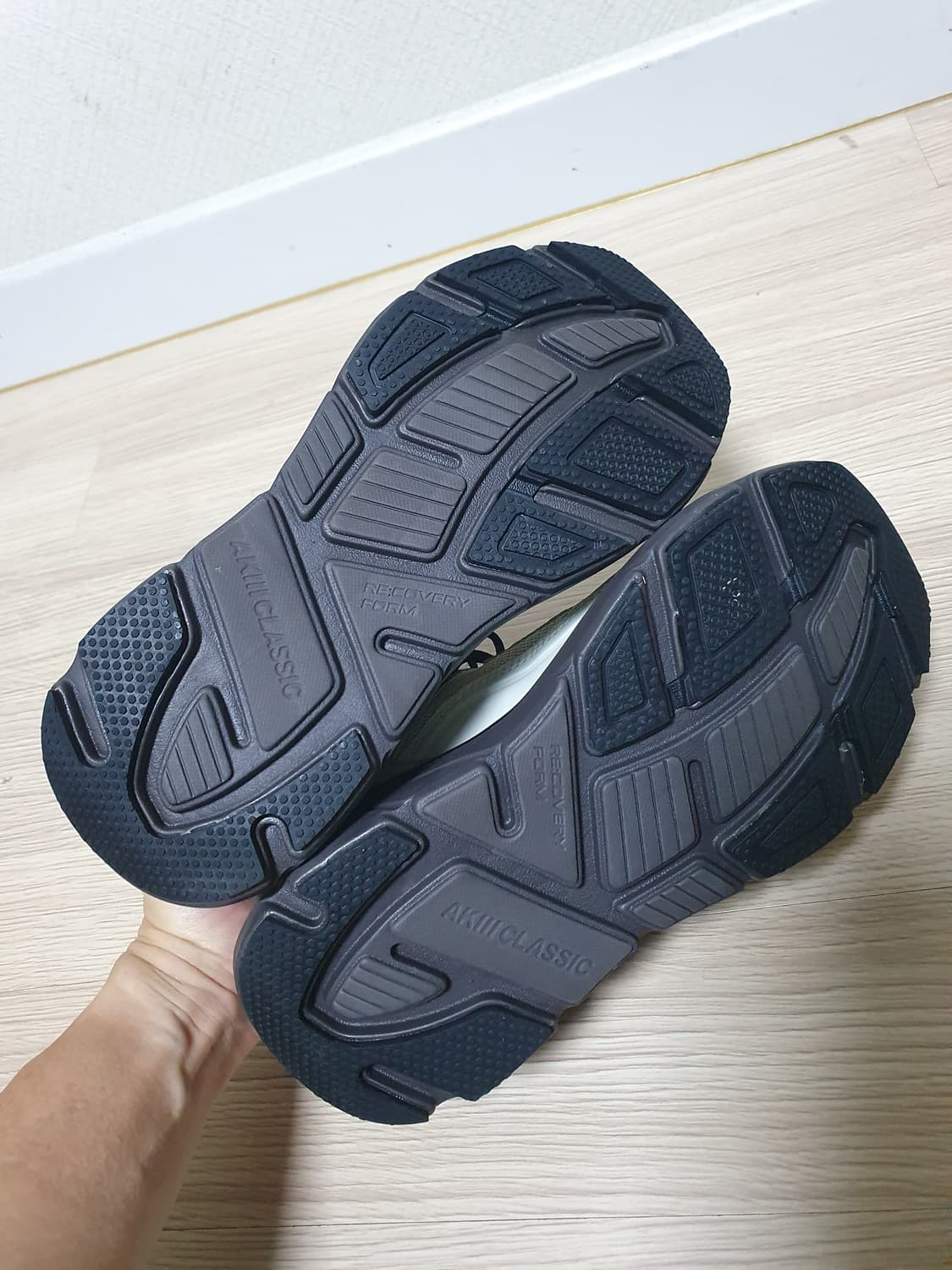 아키클래식 범퍼트레이너 운동화 240 상품이미지6