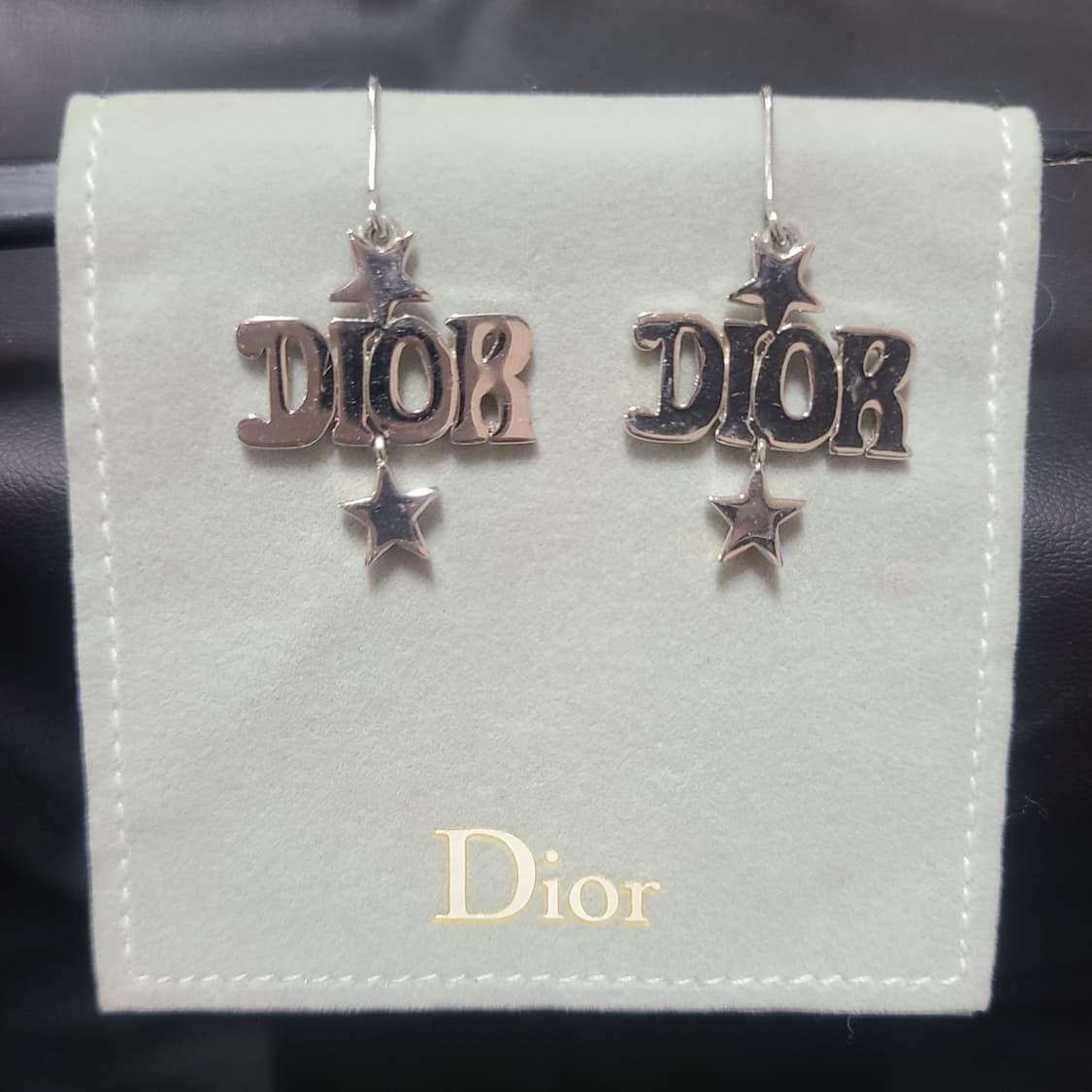디올 로고 드롭 귀걸이 상품이미지4