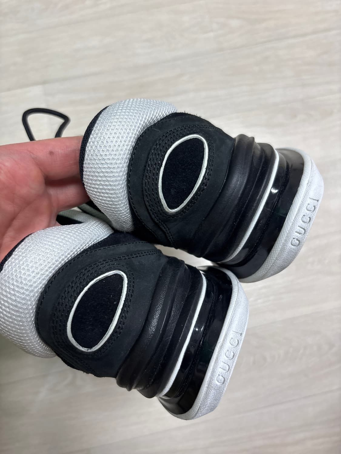 구찌 런 749785 블랙 7.5사이즈 상품이미지4