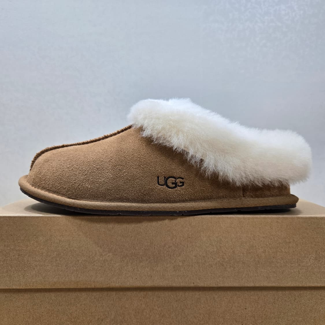 230 어그 UGG 모래네 슬리퍼 체스트넛 새상품 상품이미지3