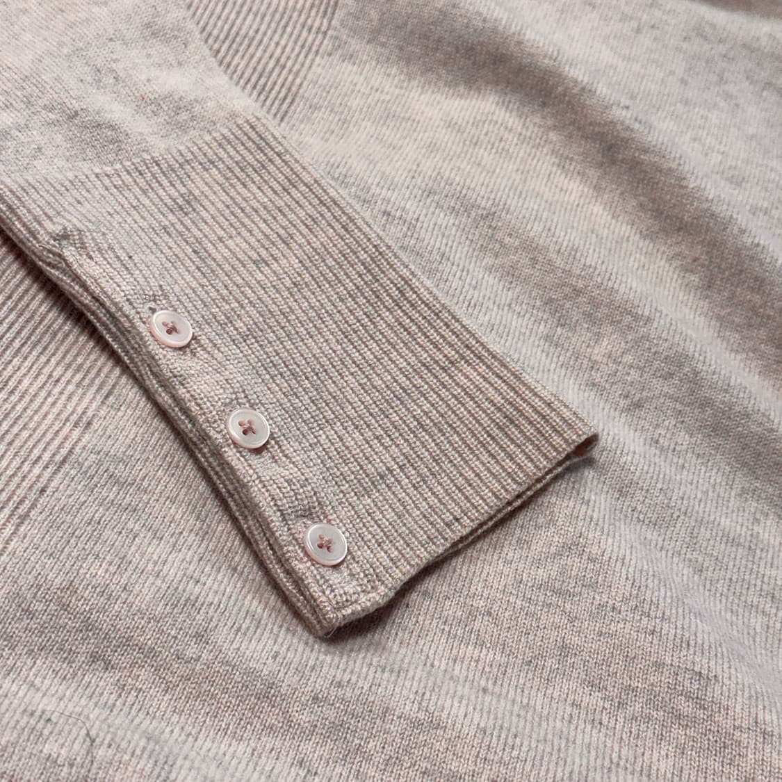 마인 커프스 버튼 캐시미어 니트 탑 (PINK) 상품이미지3