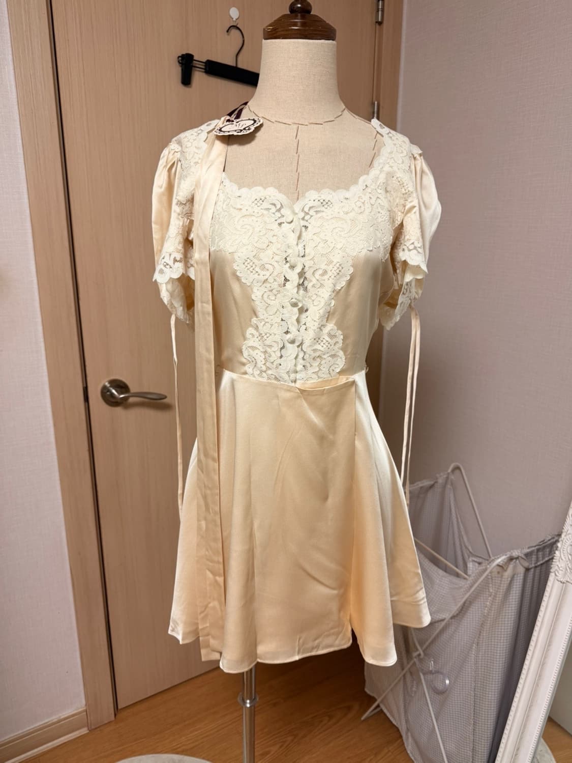 Mirror palais 미러팔레 레이스 실크 미니 랩 드레스연말룩원피스 상품이미지10