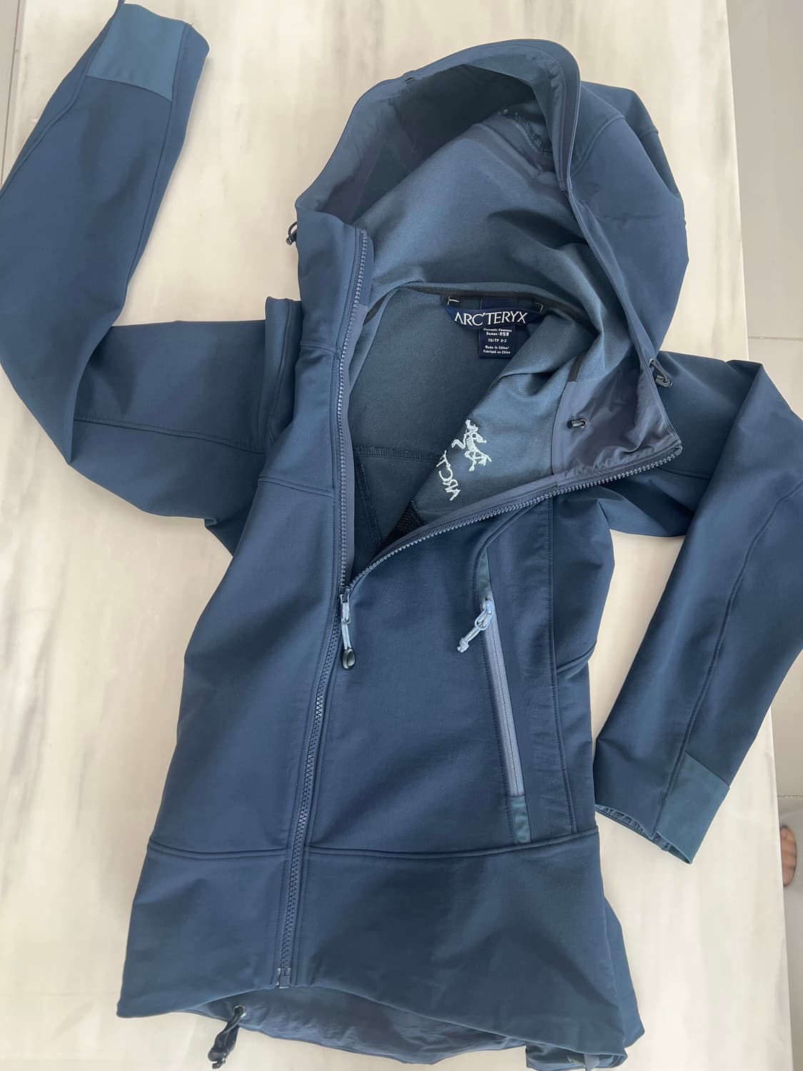 아크테릭스 바람막이  상품이미지2