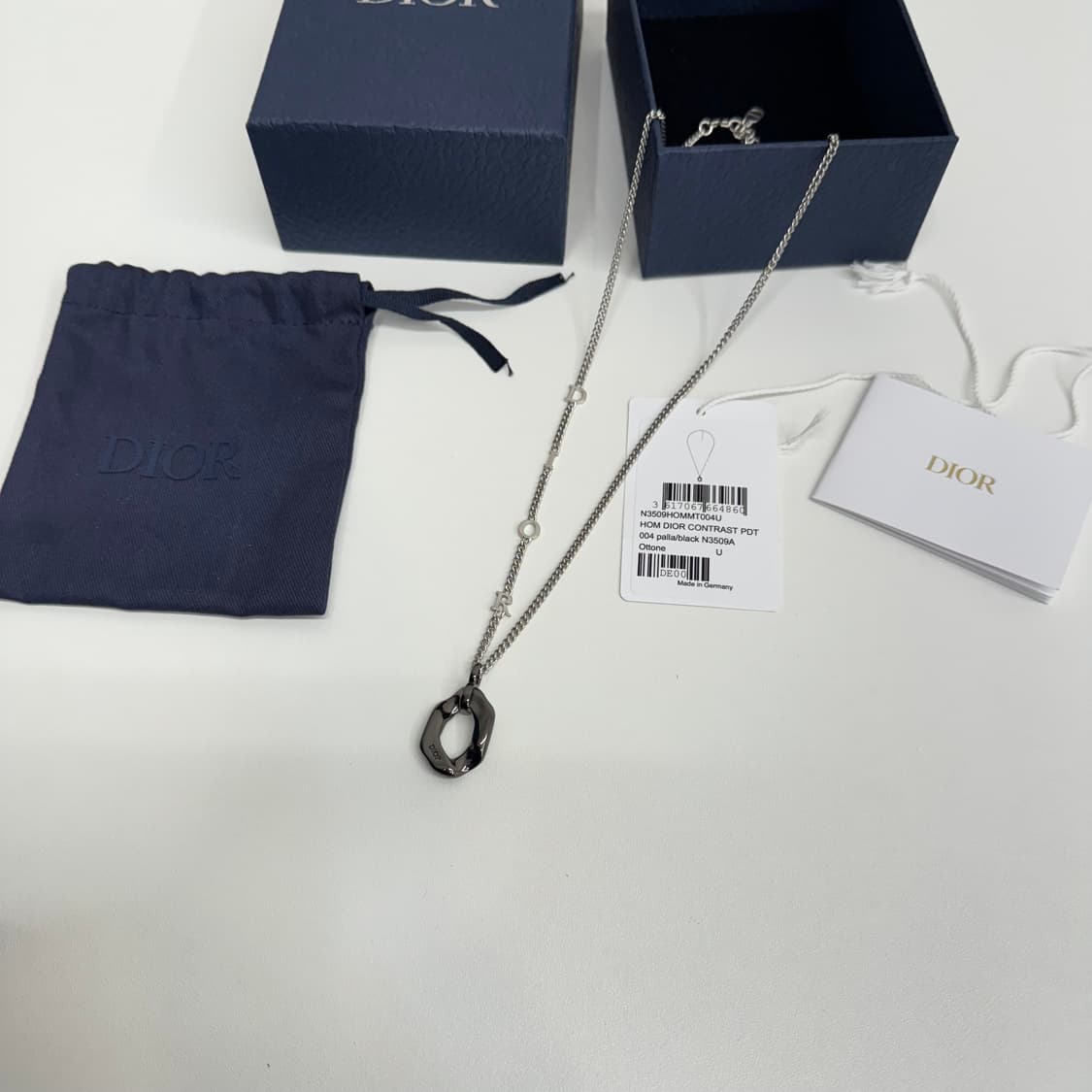 [1회 착용] 25년 디올 콘트라스트 펜던트 목걸이 상품이미지3