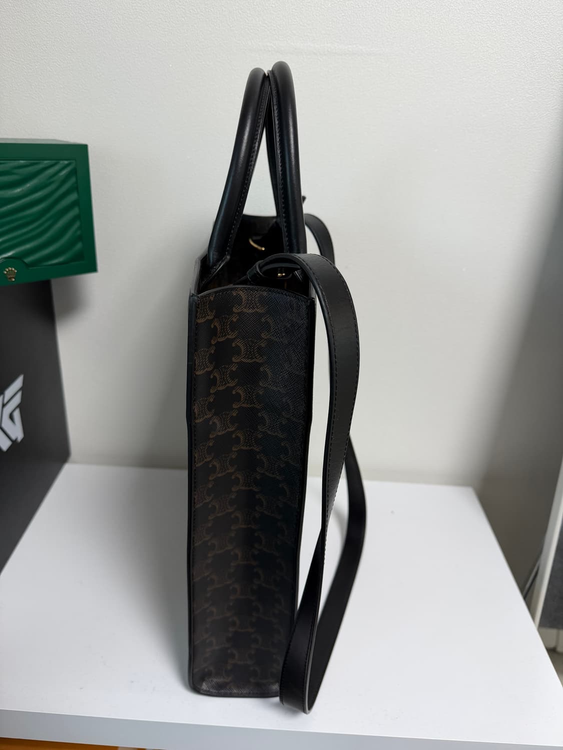 셀린느 트리오페 버티컬 카바스 토트백 미디움 상품이미지5