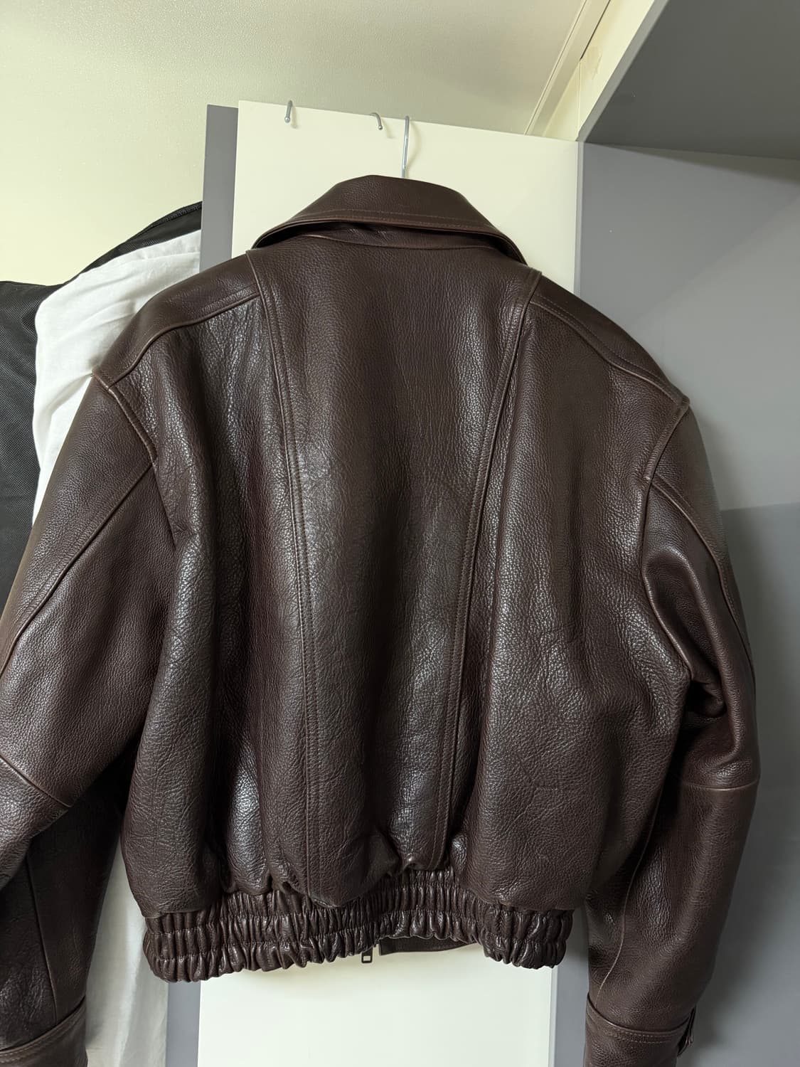 노이어 엔틱 카우 레더 하이넥 블루종 48 상품이미지3