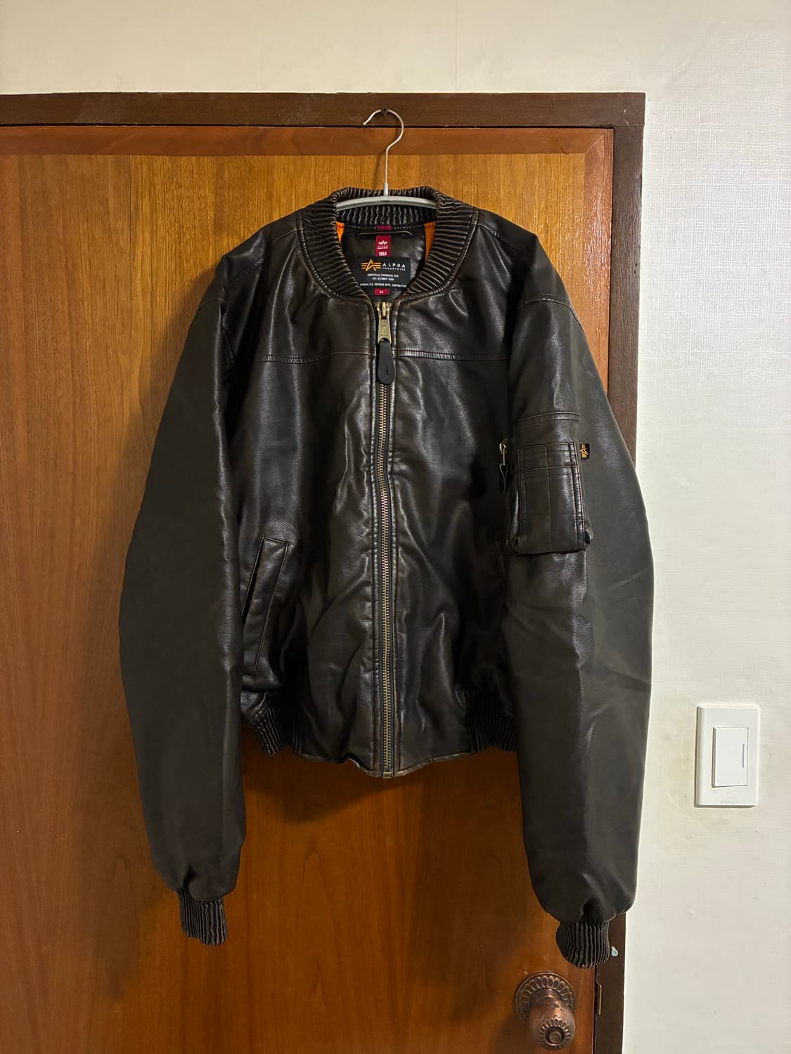 ALPHA BOMBER JACKET FAUX LEATHER 상품이미지1