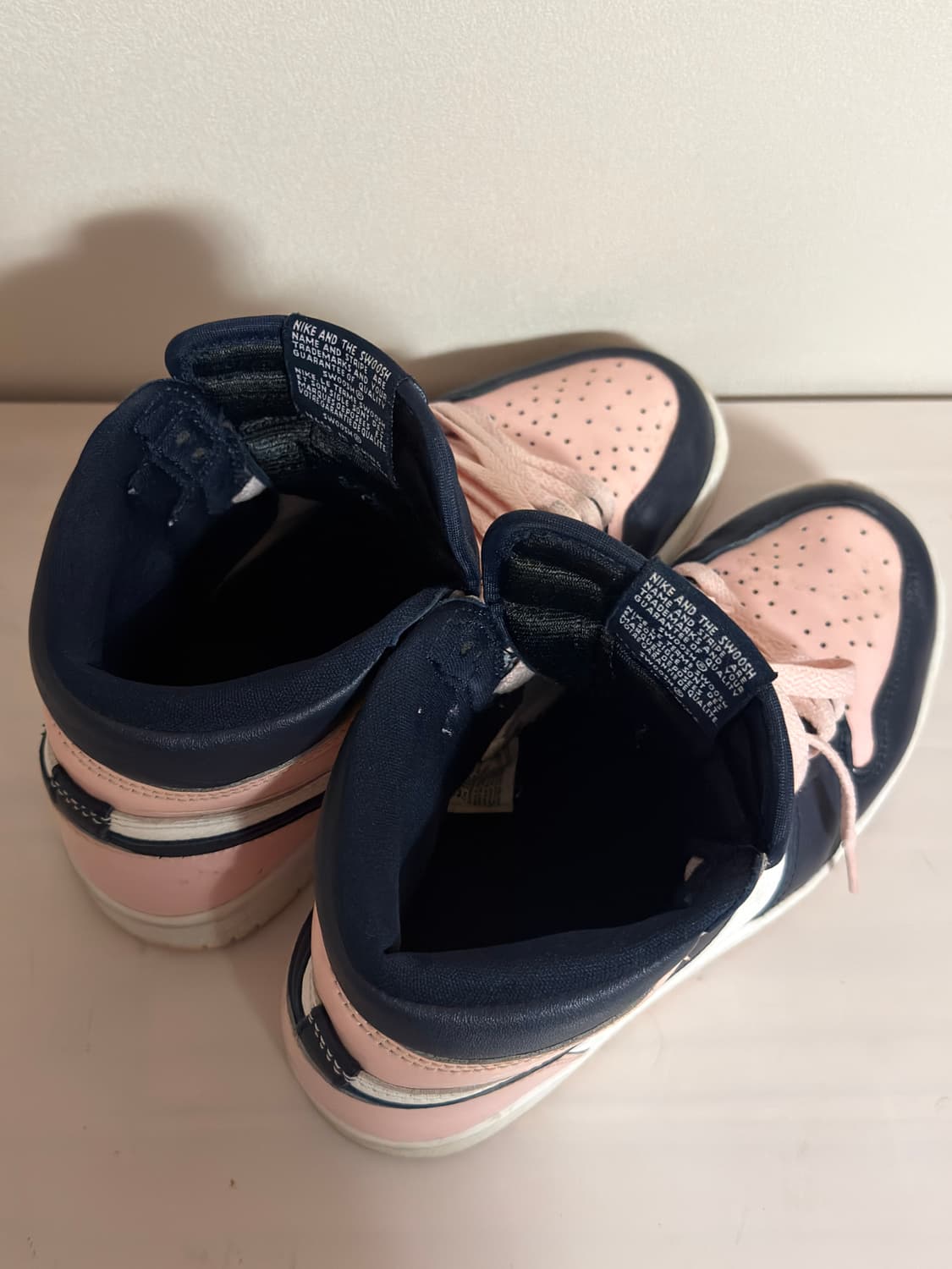 나이키 에어 조던 1 하이 OG 애트모스피어 235 상품이미지4