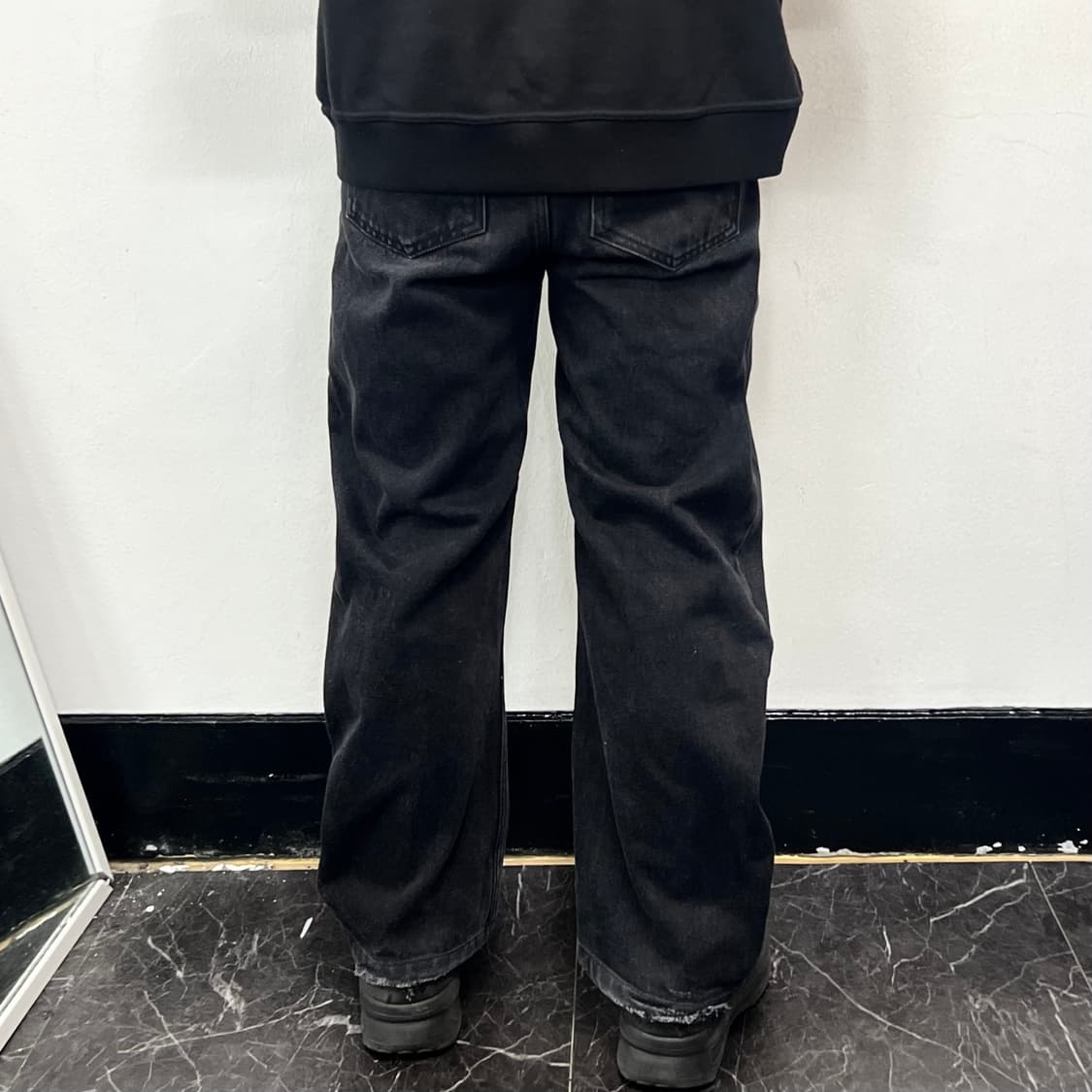 Coor 쿠어 커브드 흑청 데님 팬츠 상품이미지3