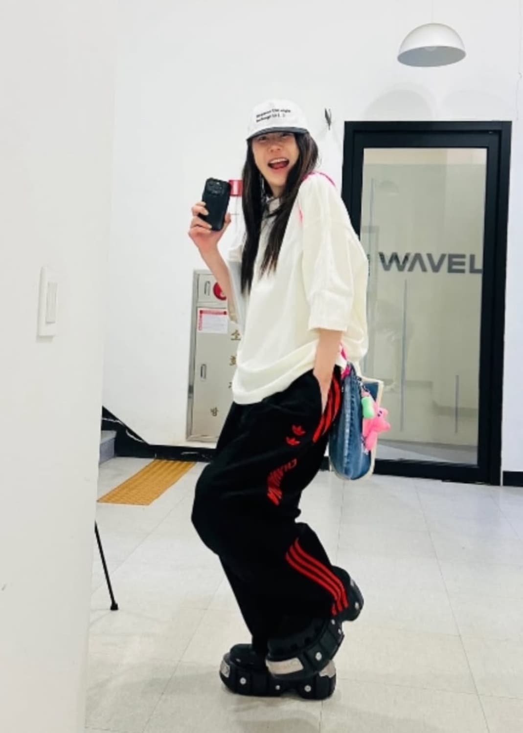 아디다스 윌리 차바리아 우븐 트랙 팬츠 블랙 상품이미지1