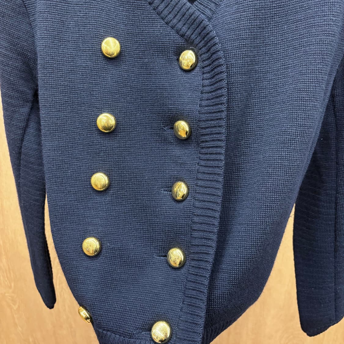 입생로랑 울 니트 가디건 자켓 시그니처 더블 골드 버튼 디테일 딥 네이비 상품이미지6