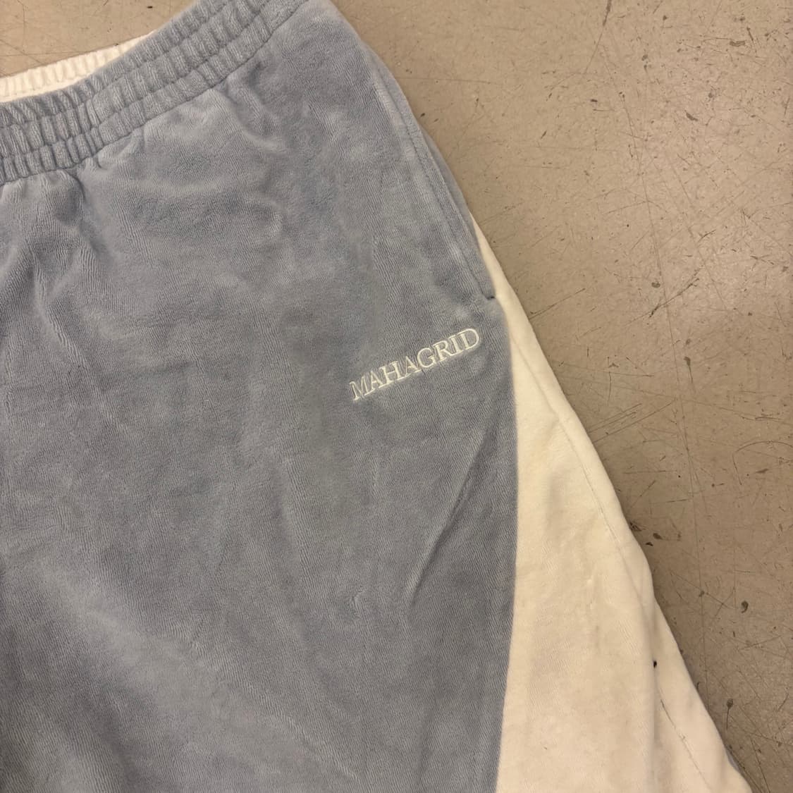 마하그리드 벨루어 배색 반바지 상품이미지2