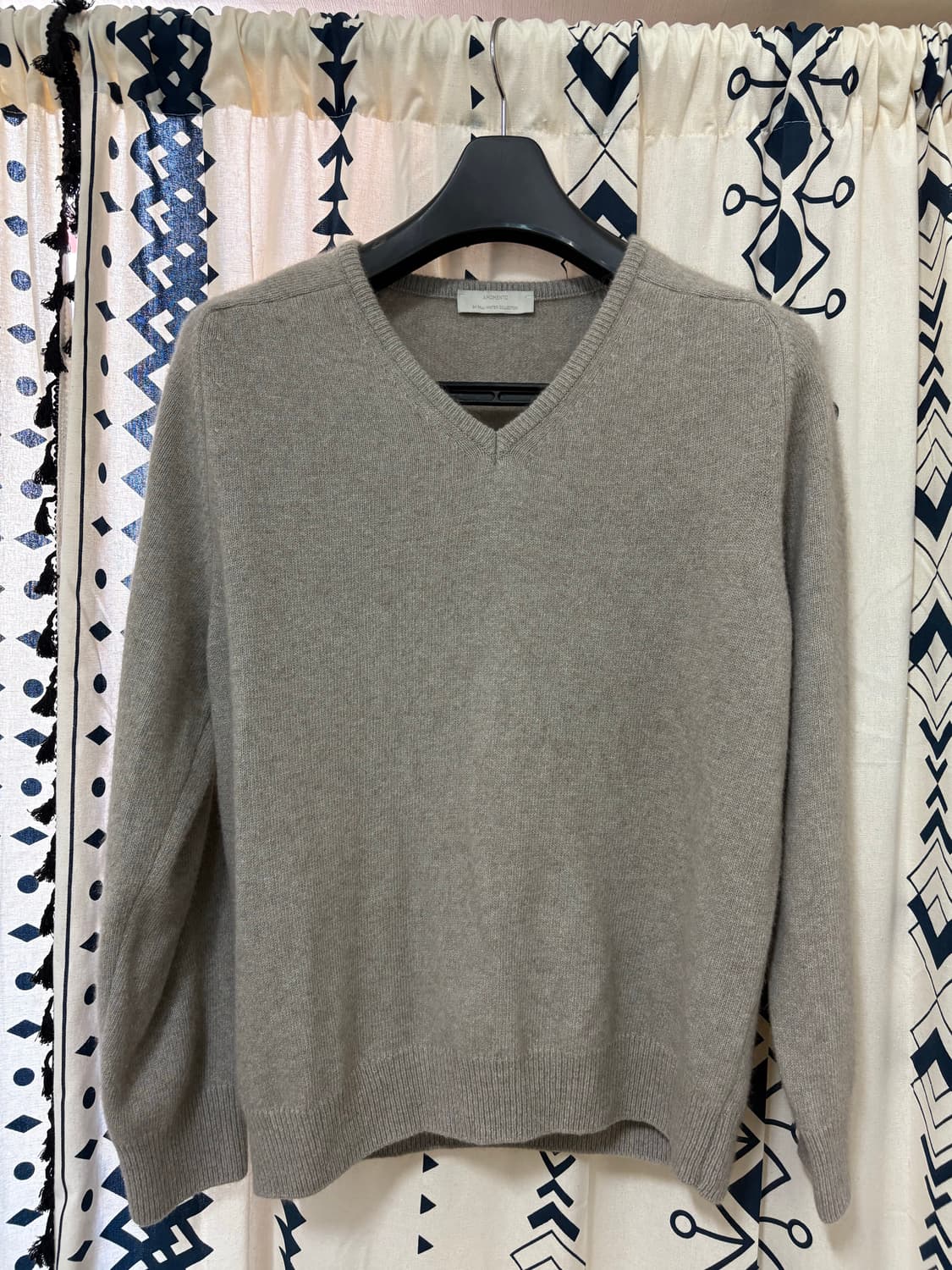 아모멘토 / 라쿤 브이넥 스웨터 상품이미지3