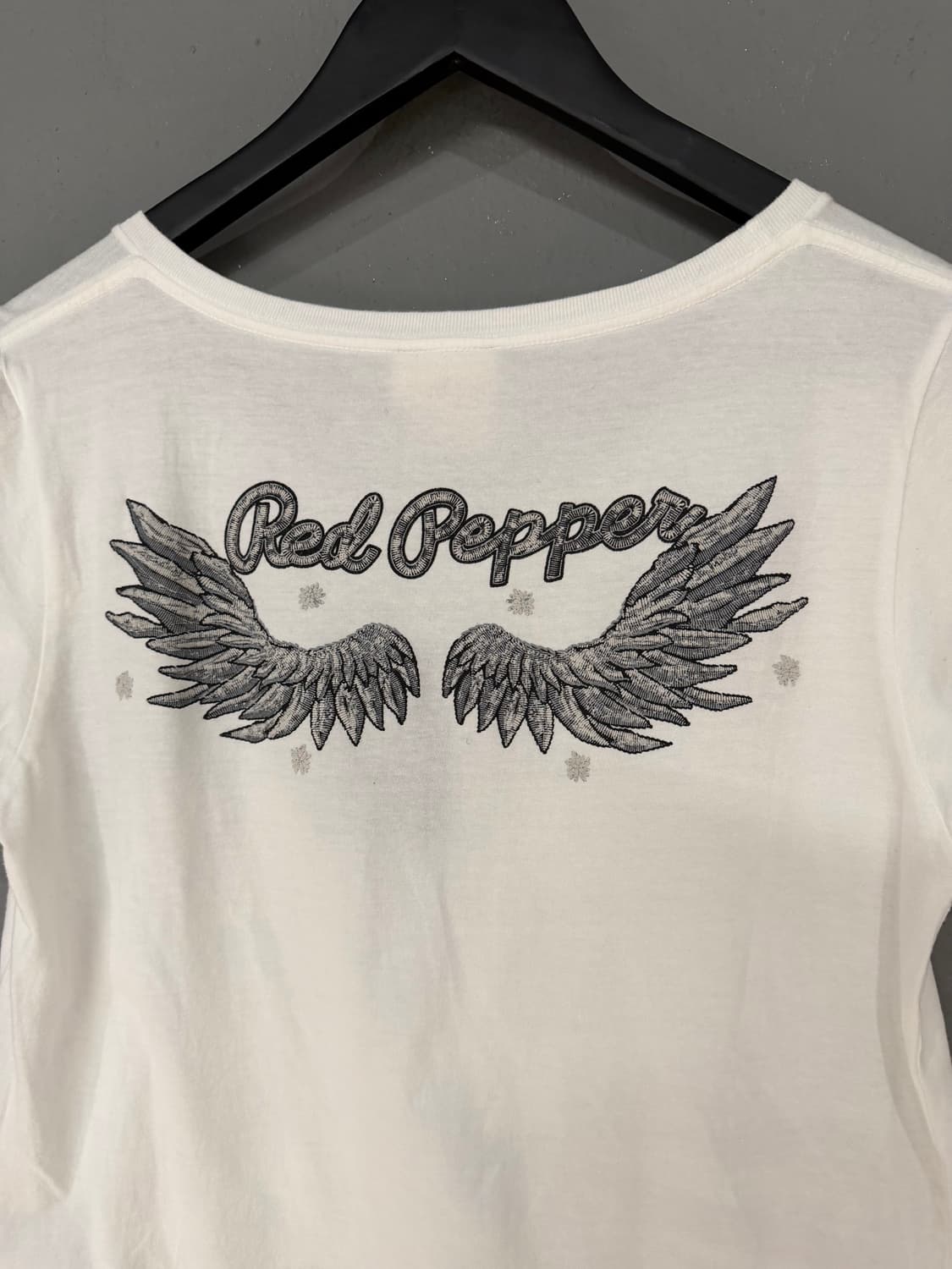 Red pepper back wings detail top 상품이미지10