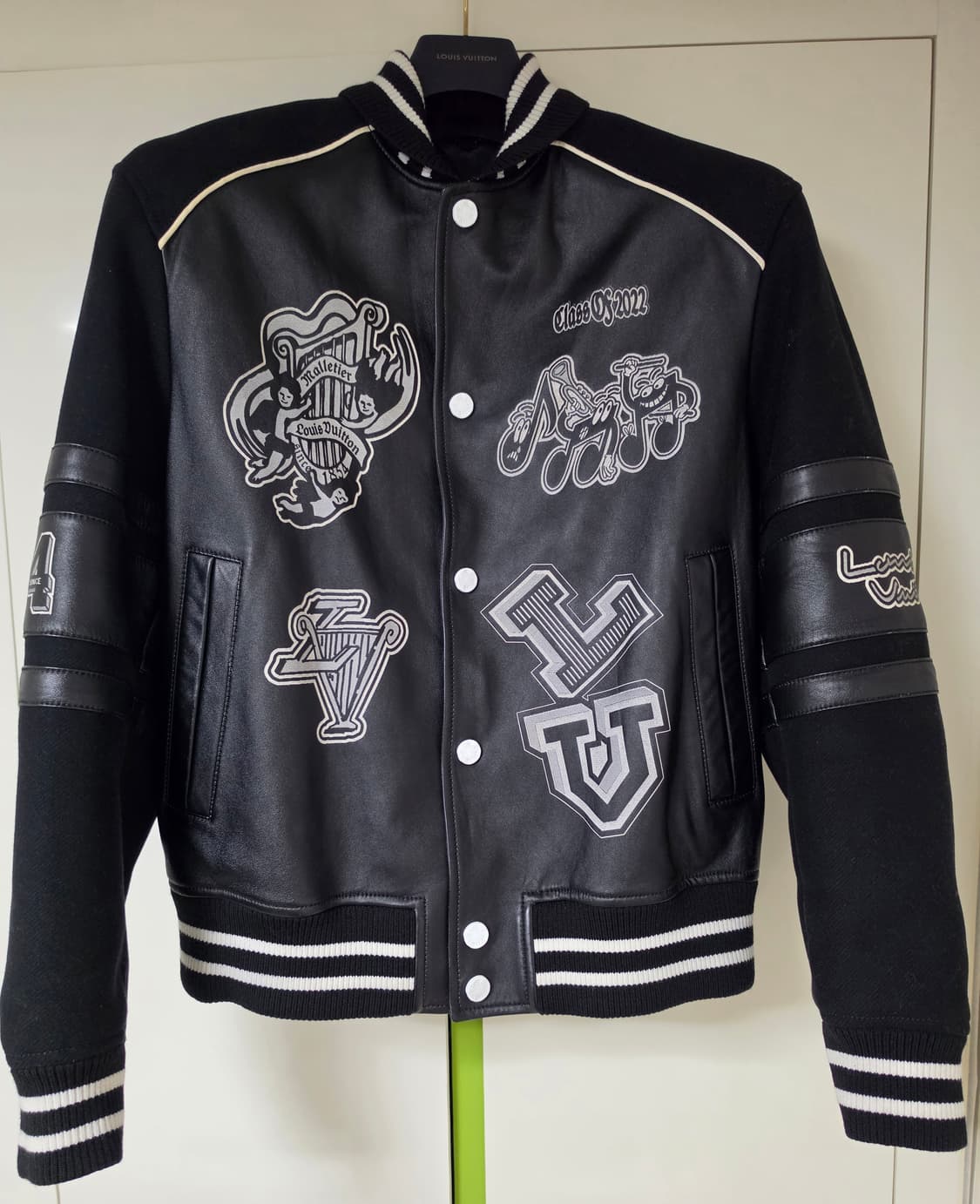 루이비통 클래스 오브 2022 레더 자켓 50사이즈 100-105사이즈 상품이미지1