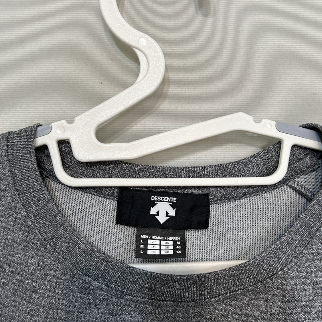 데상트 남성 맨투맨 100 상품이미지2