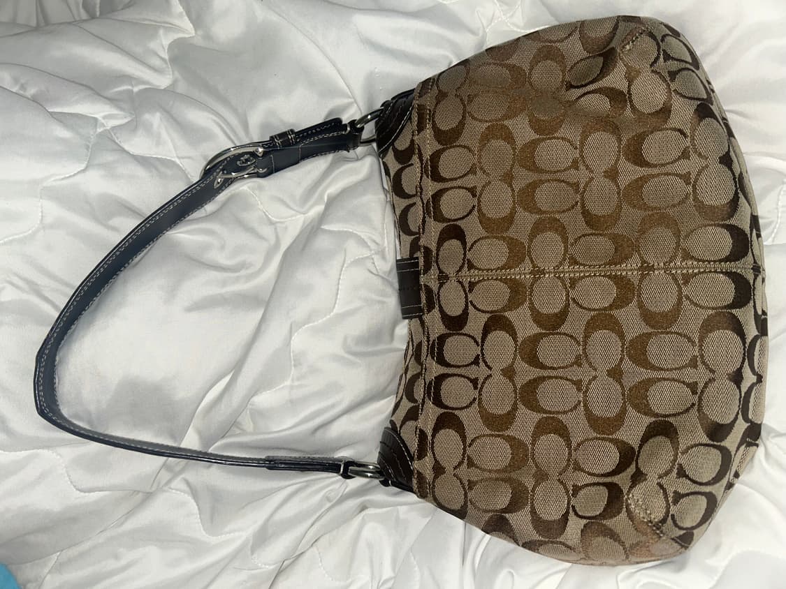 코치 소호 시그니처 숄더백 상품이미지3