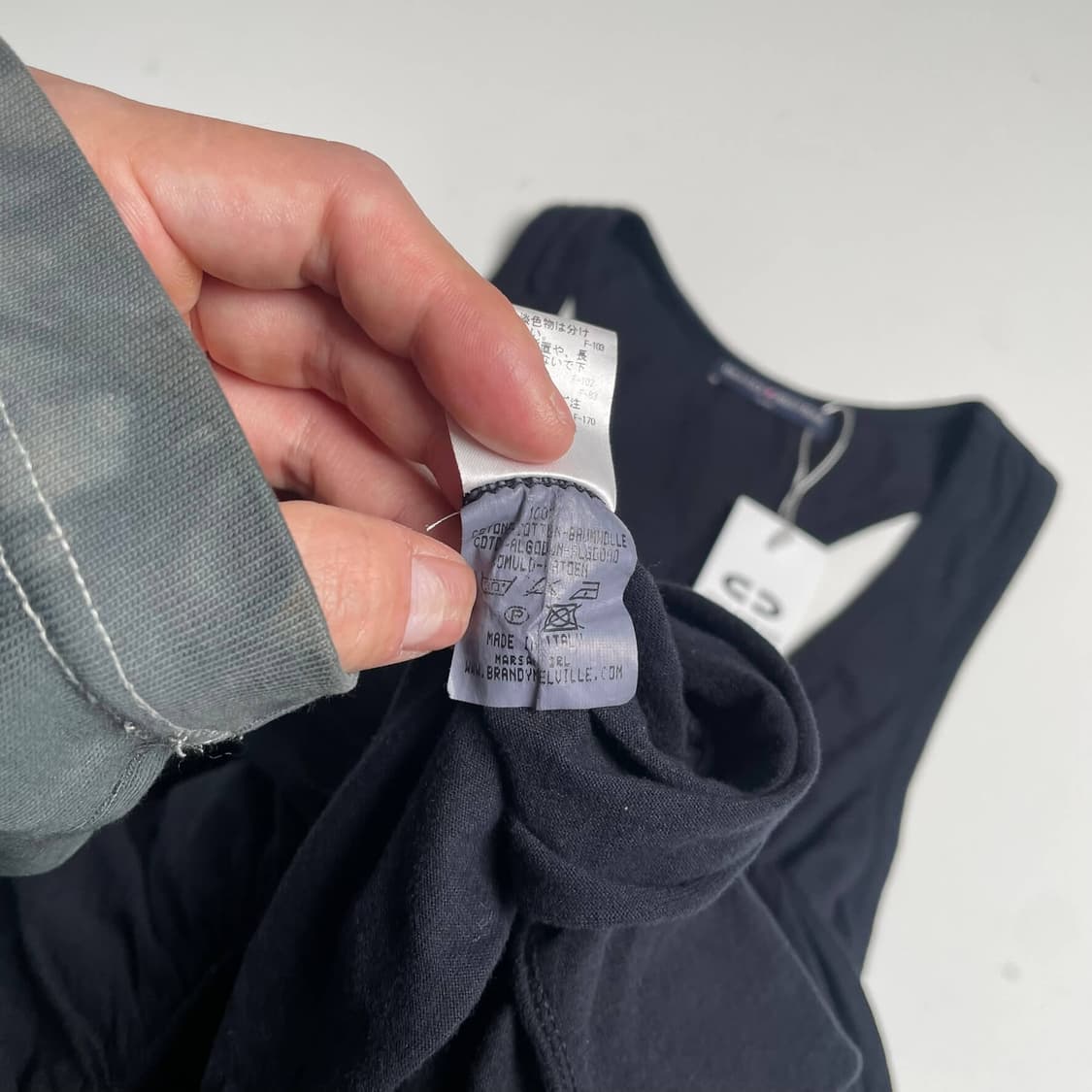 Brandy melville 러플 멀티레이어 슬리브리스 (italy)   상품이미지6