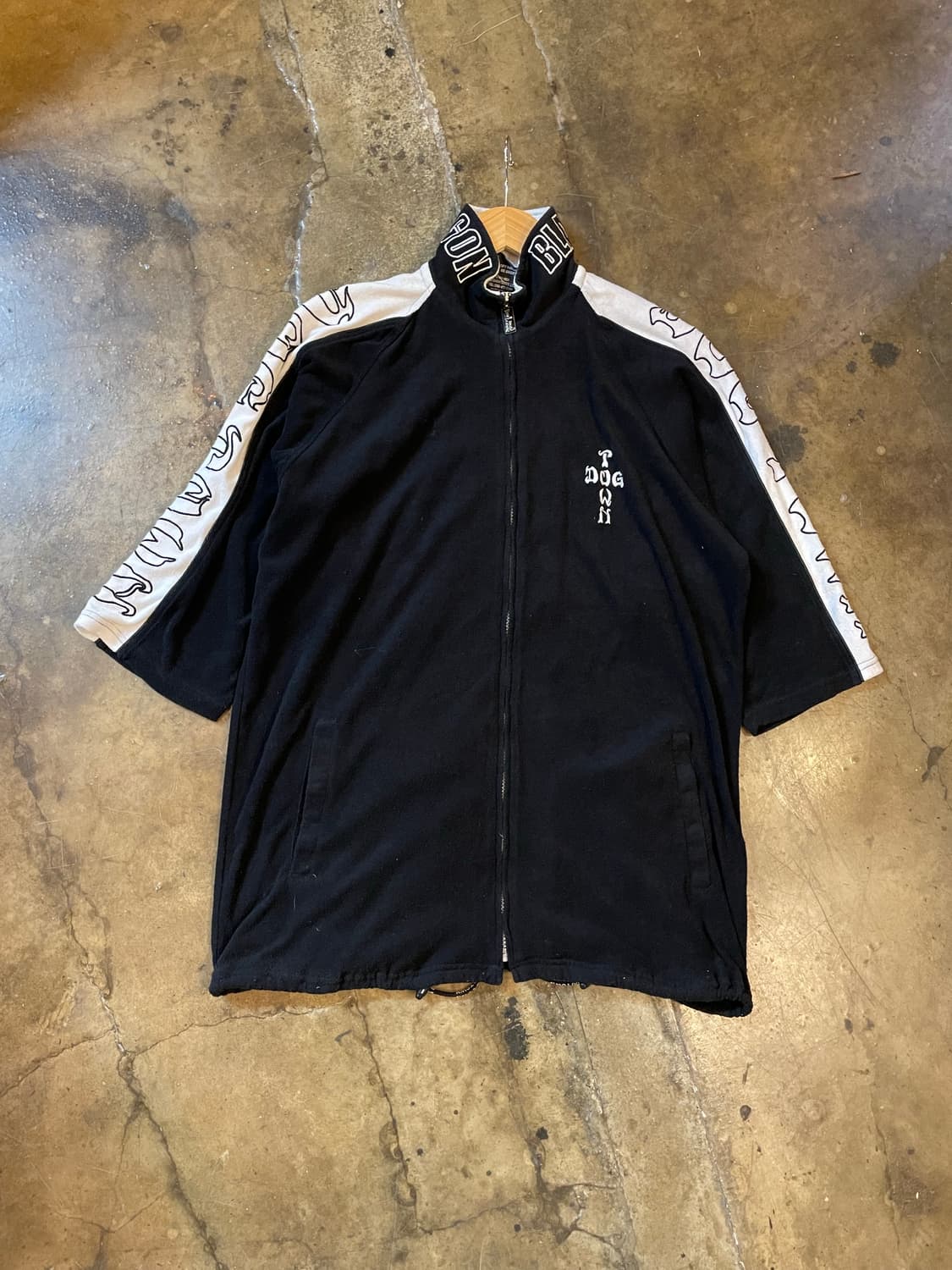 도그타운 사이드로고 반팔 집업 상품이미지1