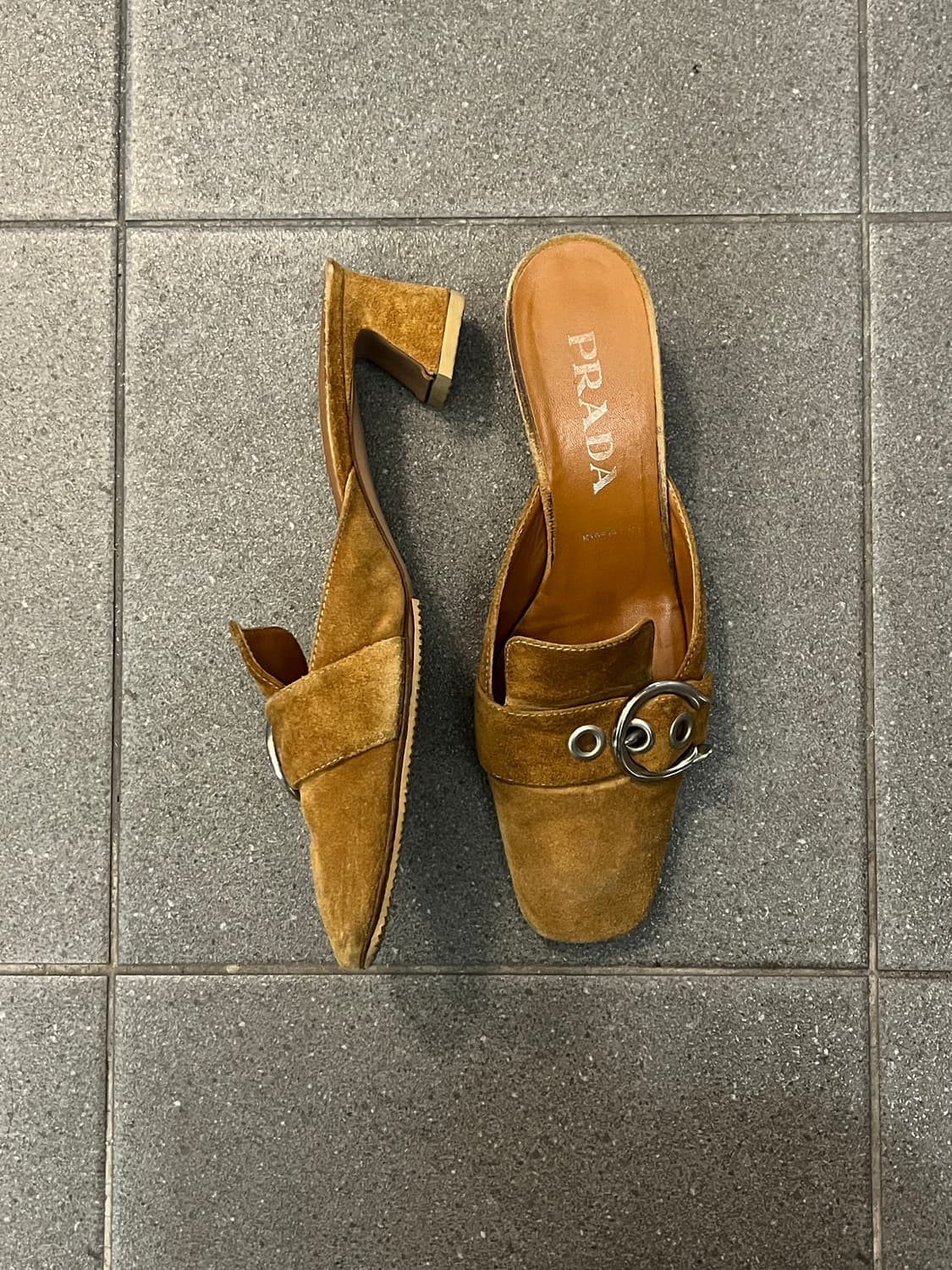 프라다 버클 뮬 상품이미지2