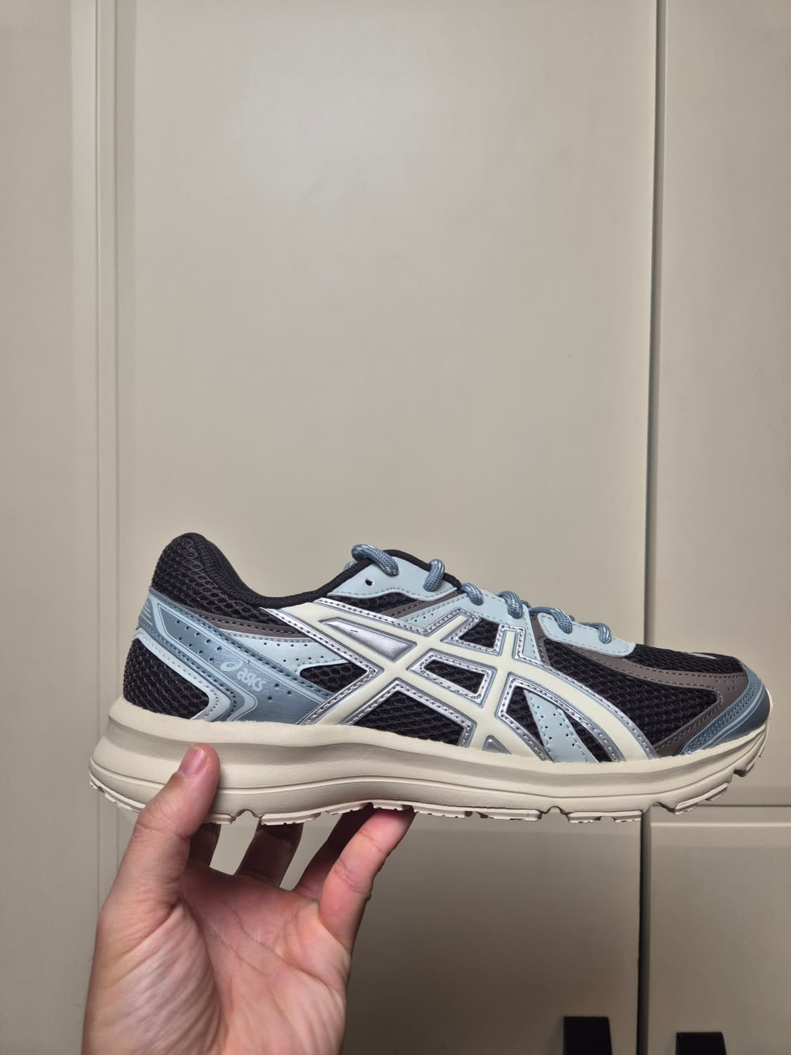 [새상품/265] 아식스 x 키스 조그100 S 에스프레소 바닐라 아이스 상품이미지1