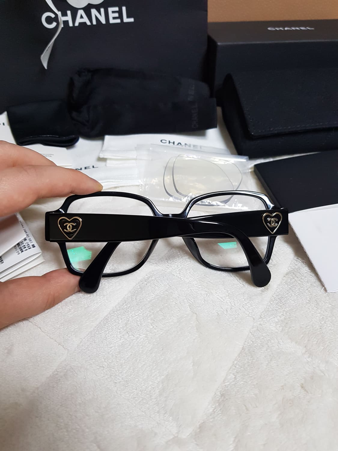 샤넬 하트 스퀘어 블루라이트 안경 블랙 상품이미지2
