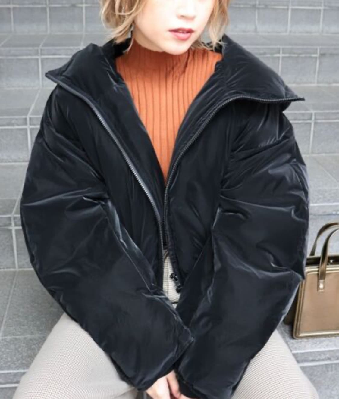 (OS)MURUA 글로시 크롭 패딩 상품이미지1