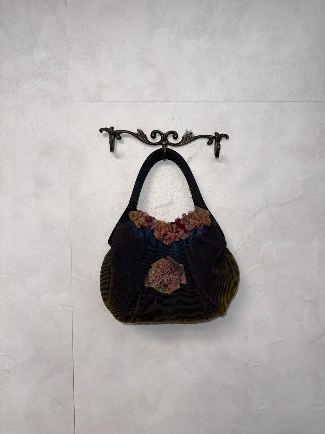 Gradient color organza pleated hand bag 상품이미지1