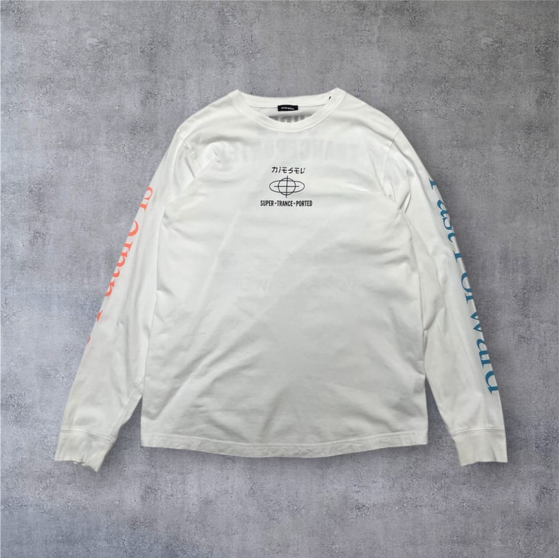 디젤 Diesel 화이트 그래픽 프린팅 긴팔 티셔츠 M 상품이미지1