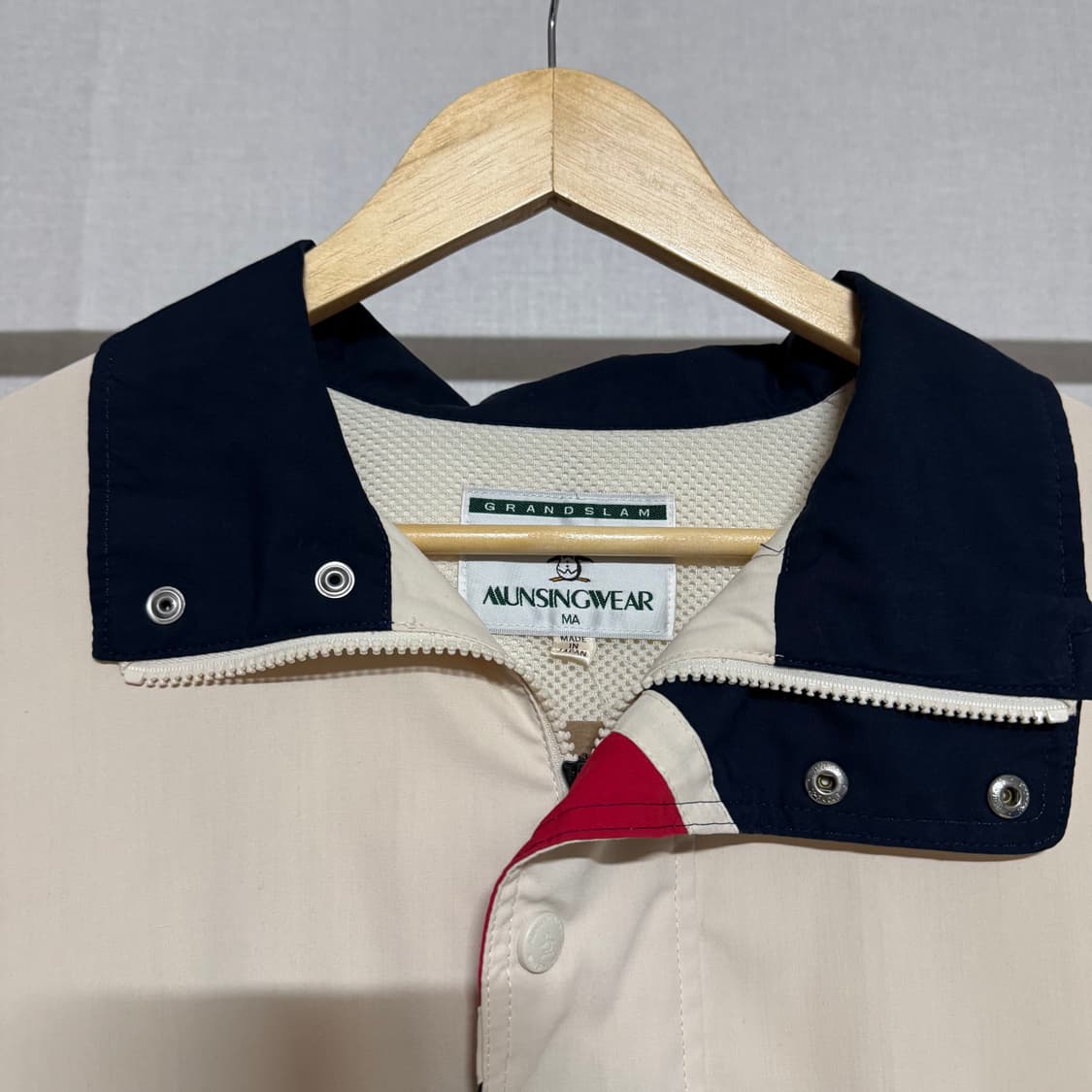 먼싱웨어 아이보리 배색 바람막이 100 상품이미지3