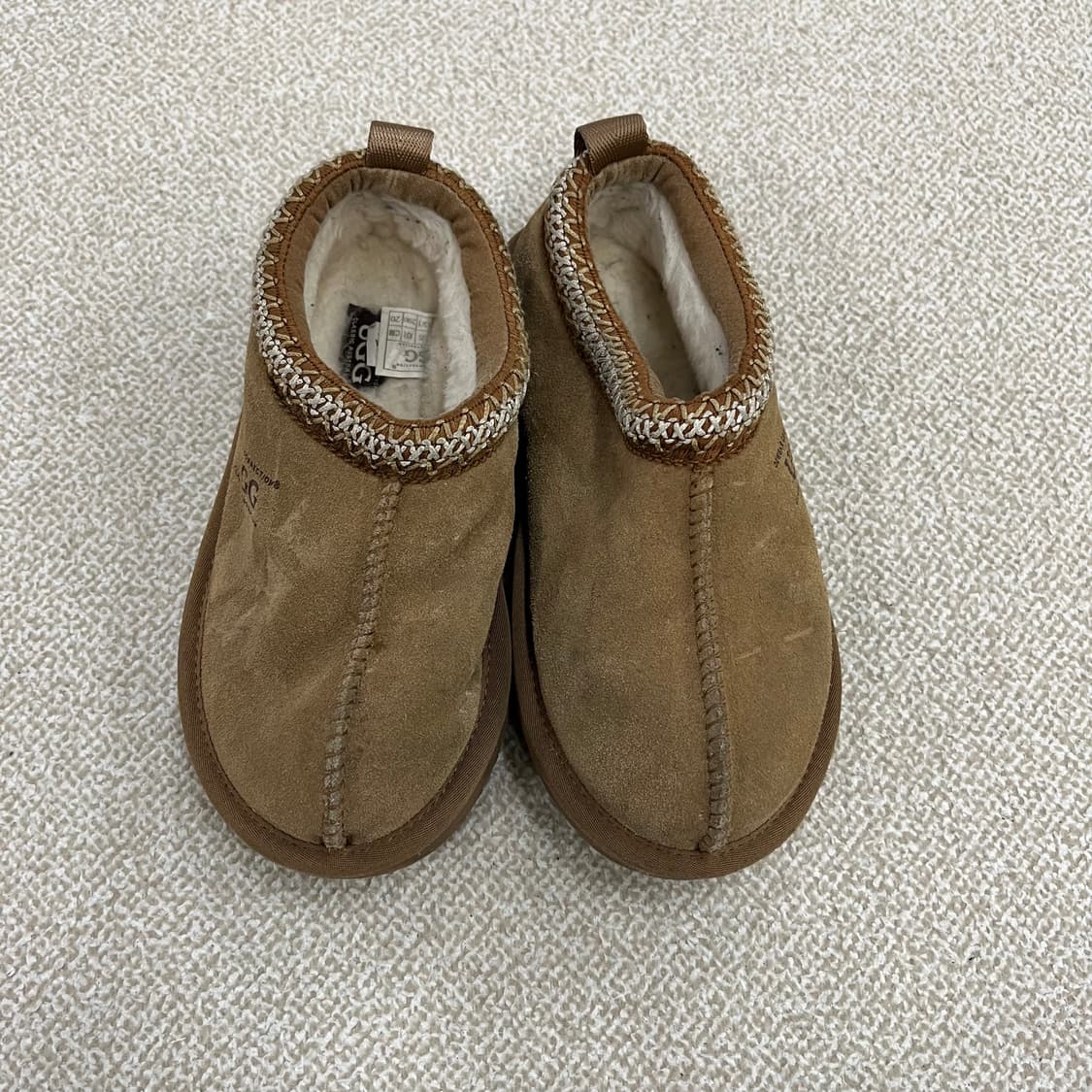 200 어그 타스만 키즈 털 슬립온 0130M2 상품이미지1