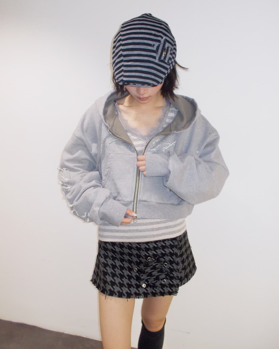 헤티 샤인 크롭 집업 그레이 상품이미지3