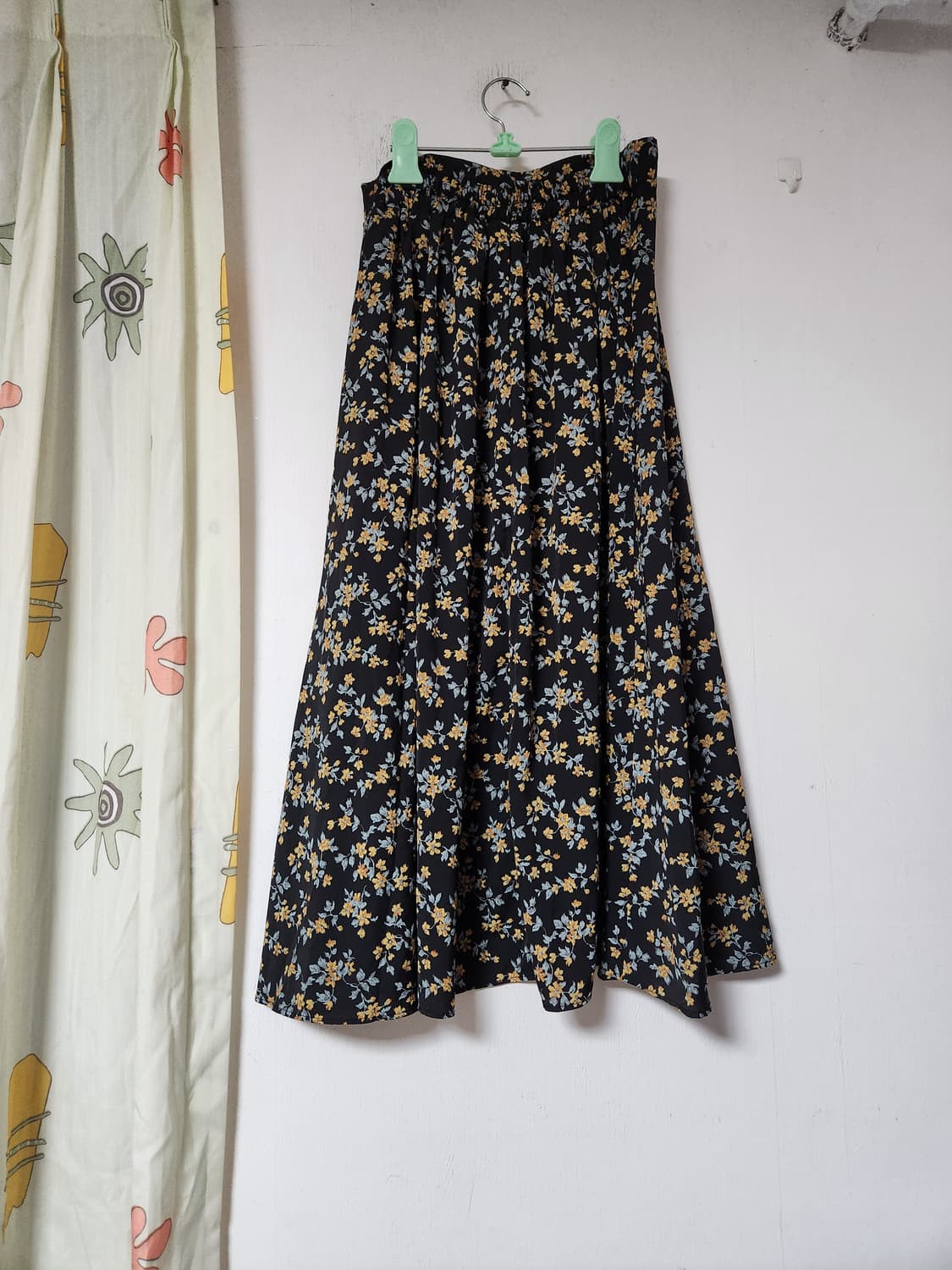 잔꽃 패턴 롱 스커트 블랙 플레어 스커트 상품이미지2