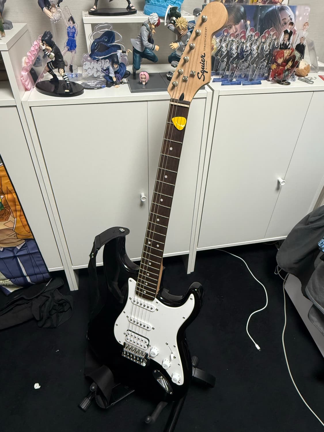 펜더 스콰이어 스트랫 블랙 일렉기타 상품이미지1