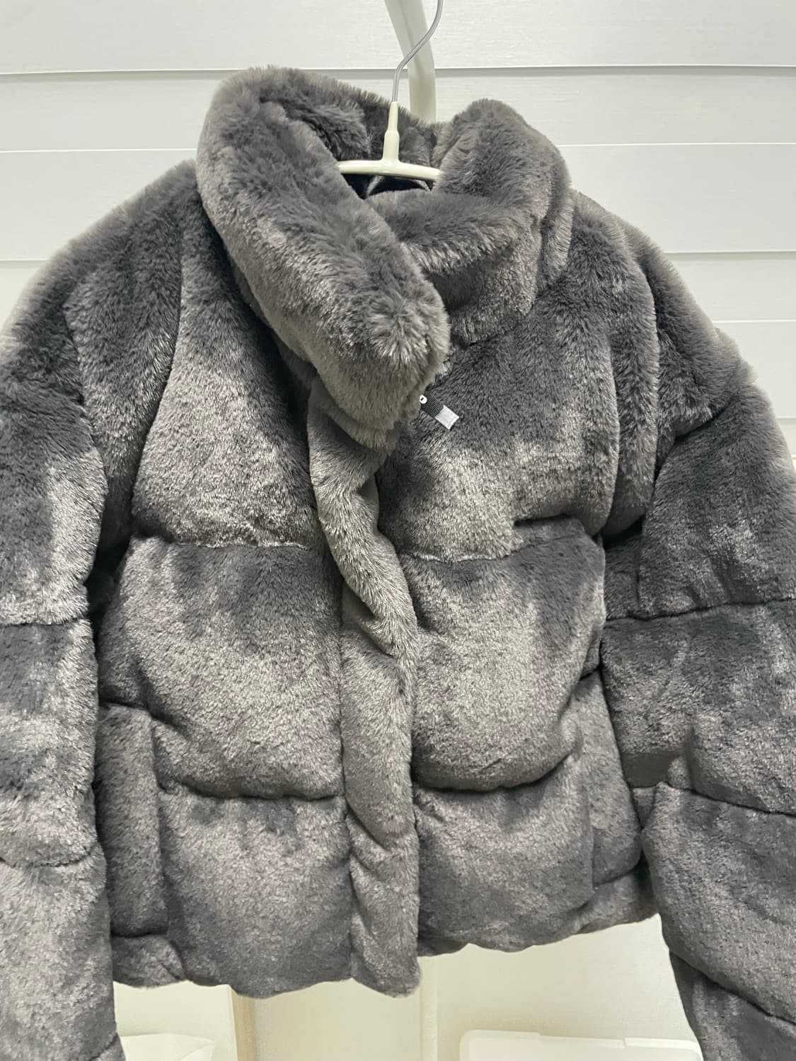 엄브로 우먼스 에코 퍼 다운 자켓 차콜 상품이미지8